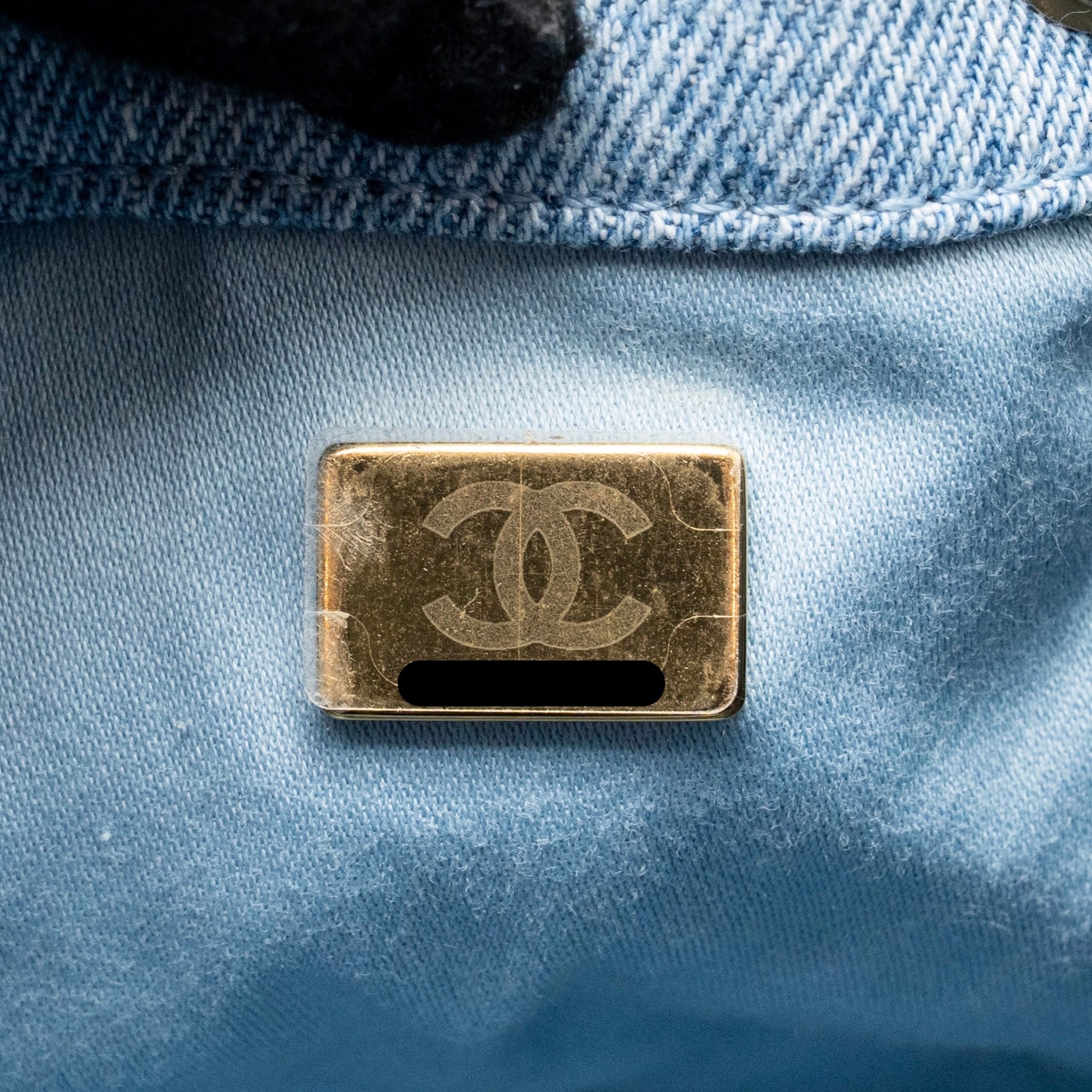 CHANEL 25 MEDIUM HANDBAG WASHED DENIM BLUE GHW (MICROCHIP) - Image 16