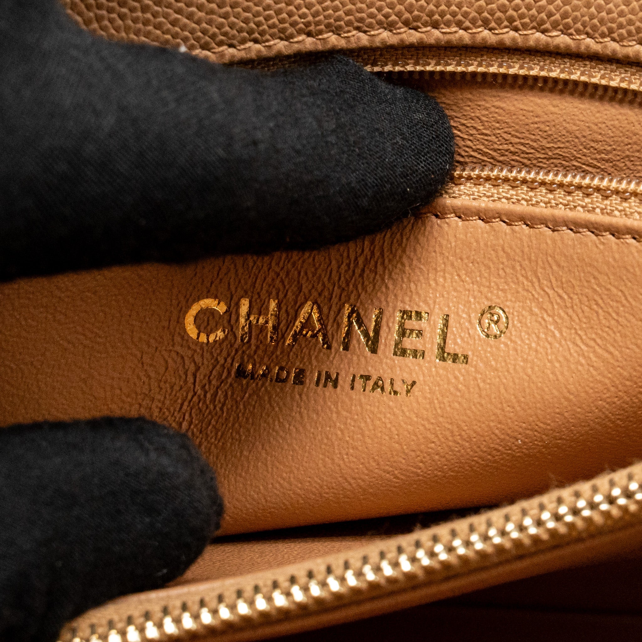 CHANEL LARGE COCO HANDLE WITH LIZARD HANDLE CAVIAR BEIGE GHW - Image 16