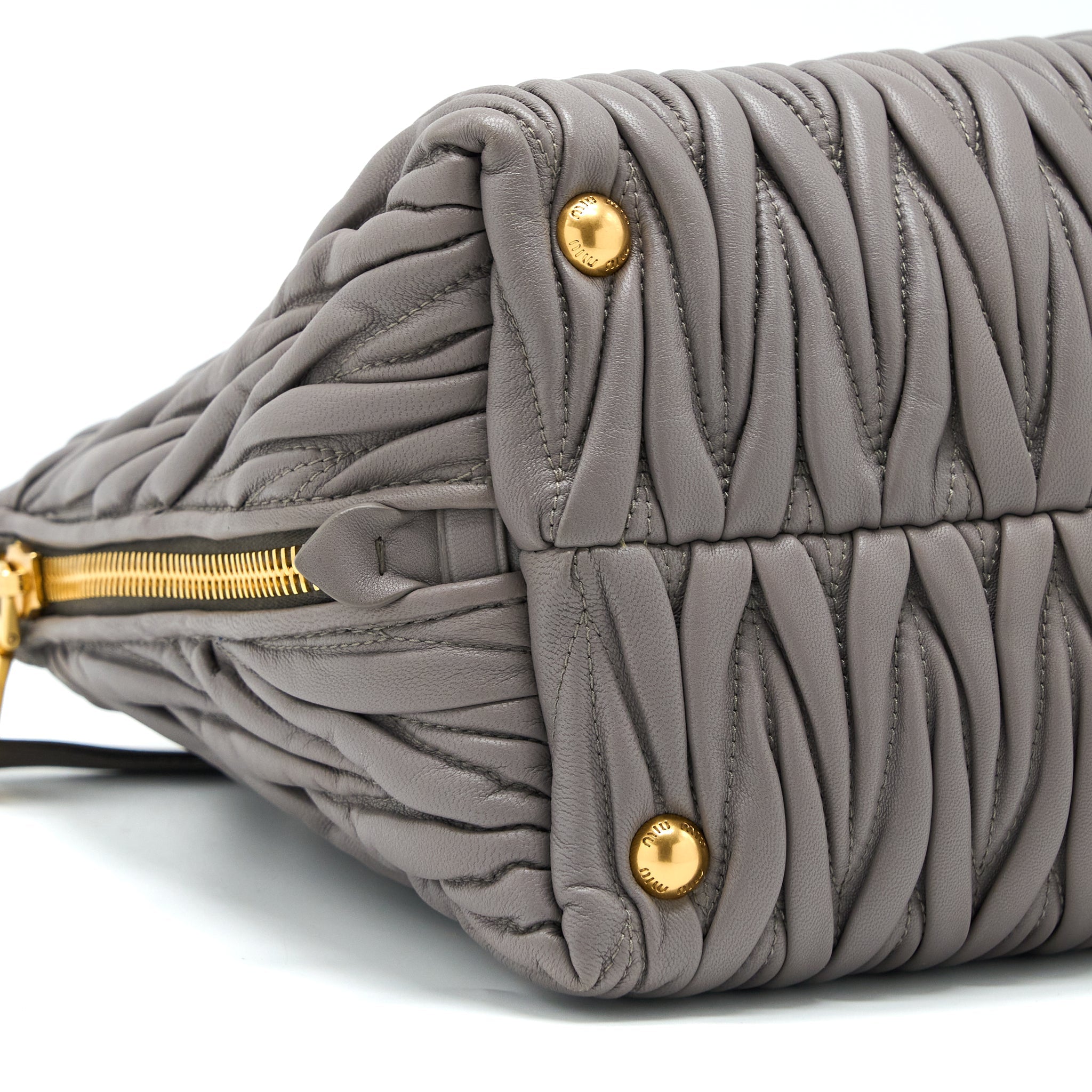 MIUMIU MATELASSE TOTE BAG LAMBSKIN ARGILLA GHW - Image 11