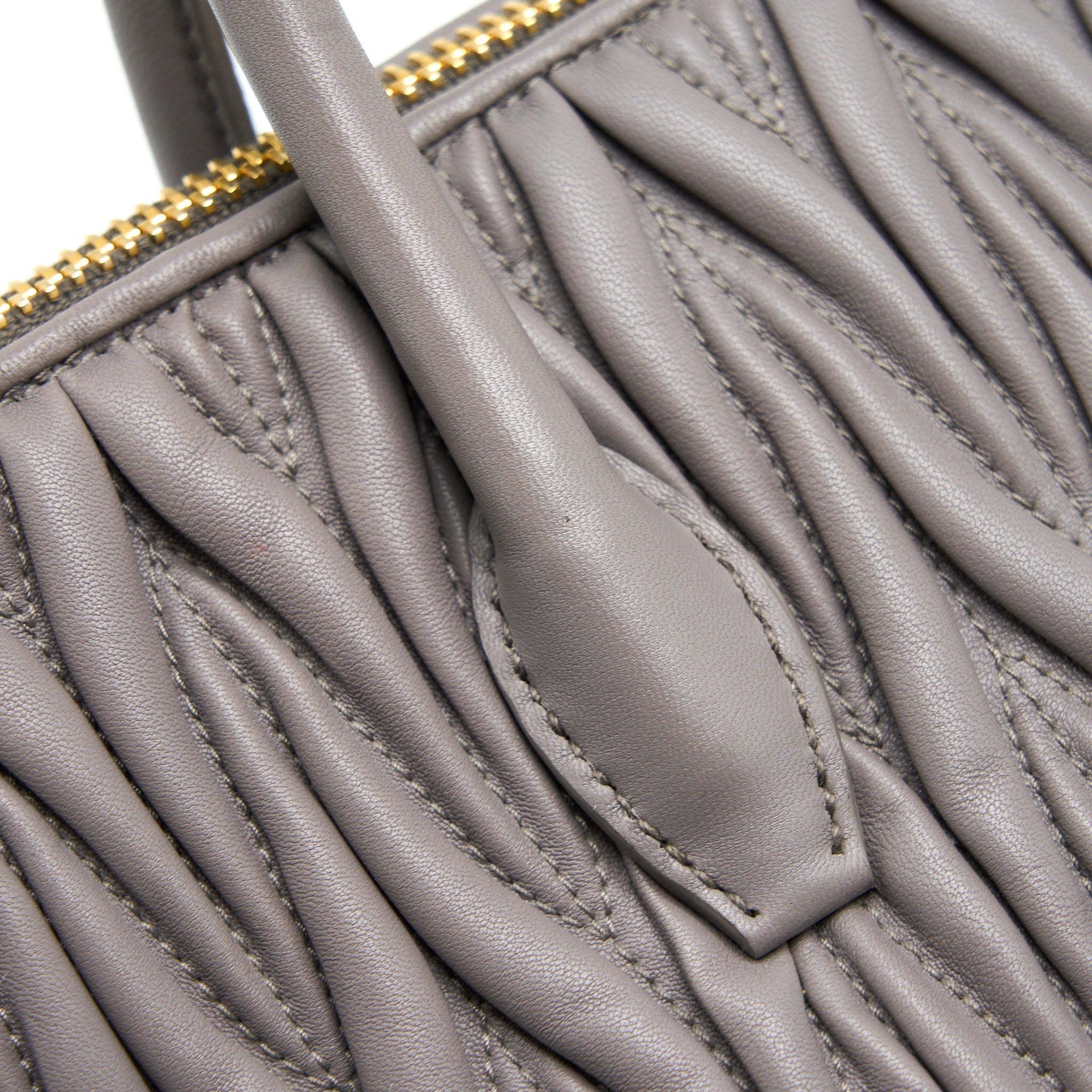 MIUMIU MATELASSE TOTE BAG LAMBSKIN ARGILLA GHW - Image 8
