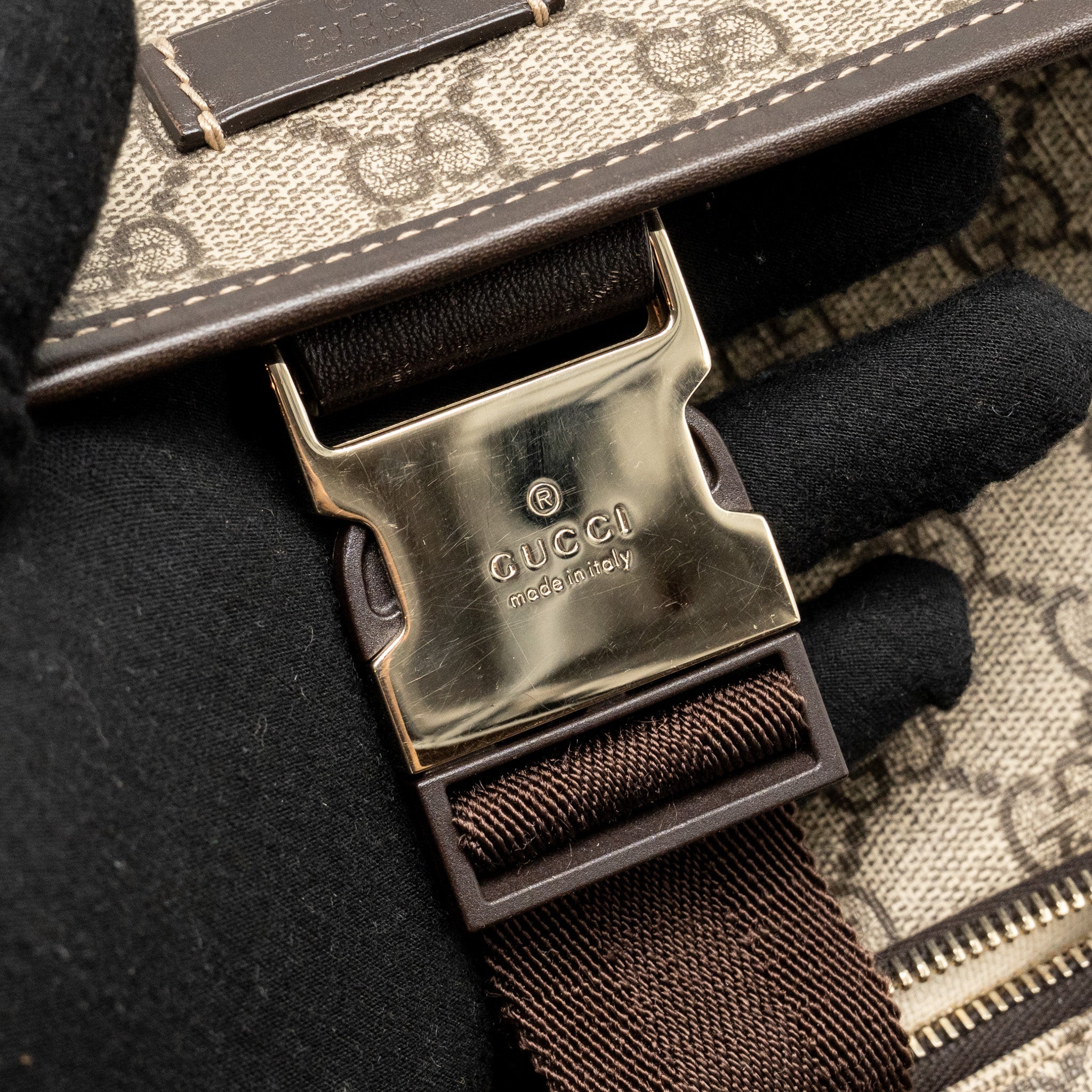 GUCCI SINGLE BUCKLE BACKPACK GG SUPREME CANVAS BROWN SHW - Image 12