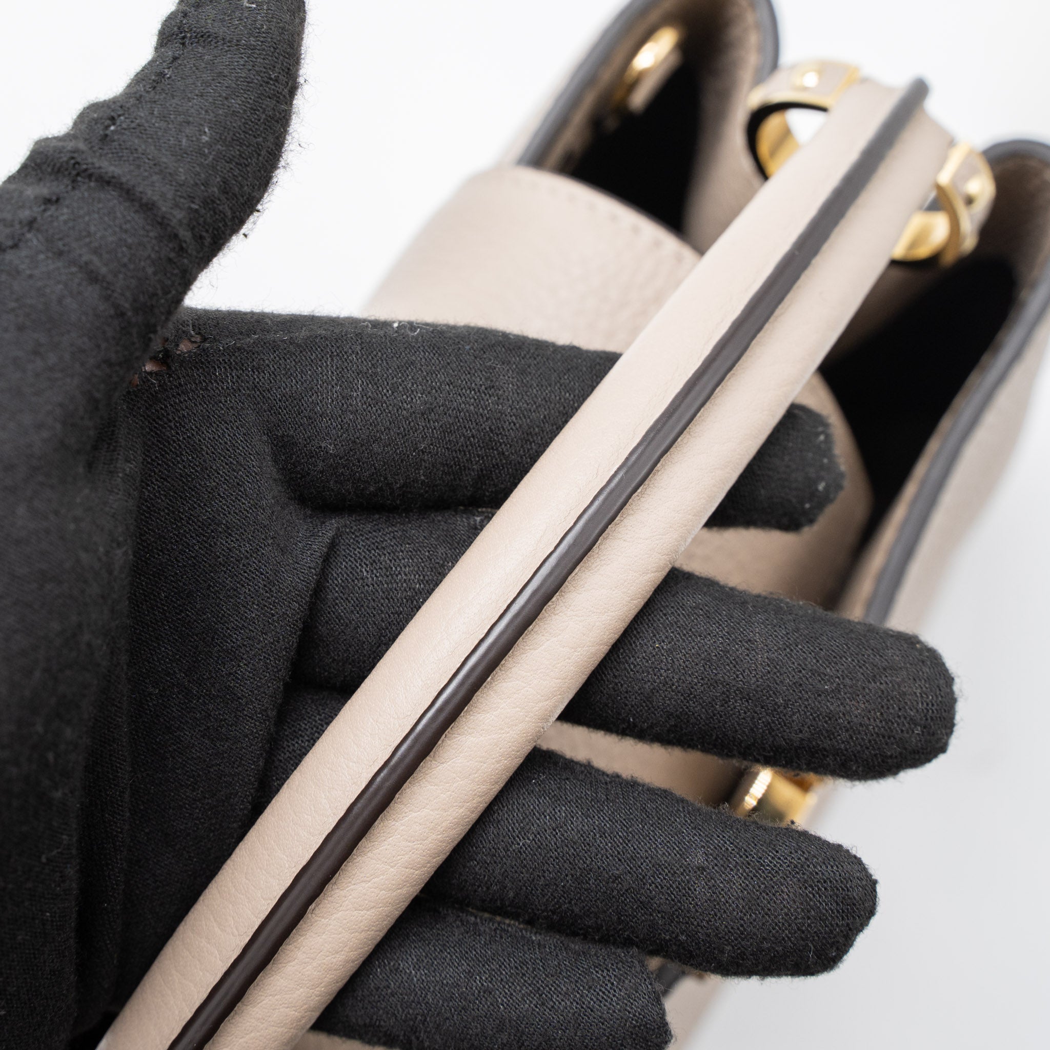 LOUIS VUITTON CAPUCINES BB TAURILLON GALET GHW - Image 9