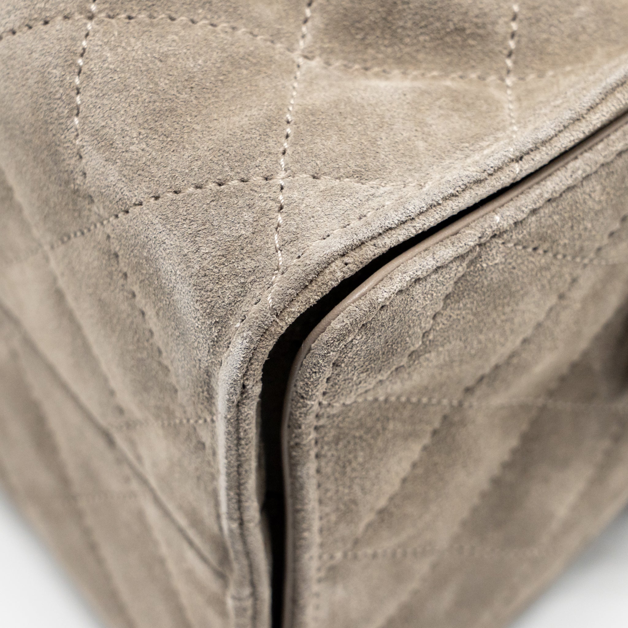 CHANEL SMALL 25 BAG SUEDE GREY GHW (MICROCHIP) - Image 9