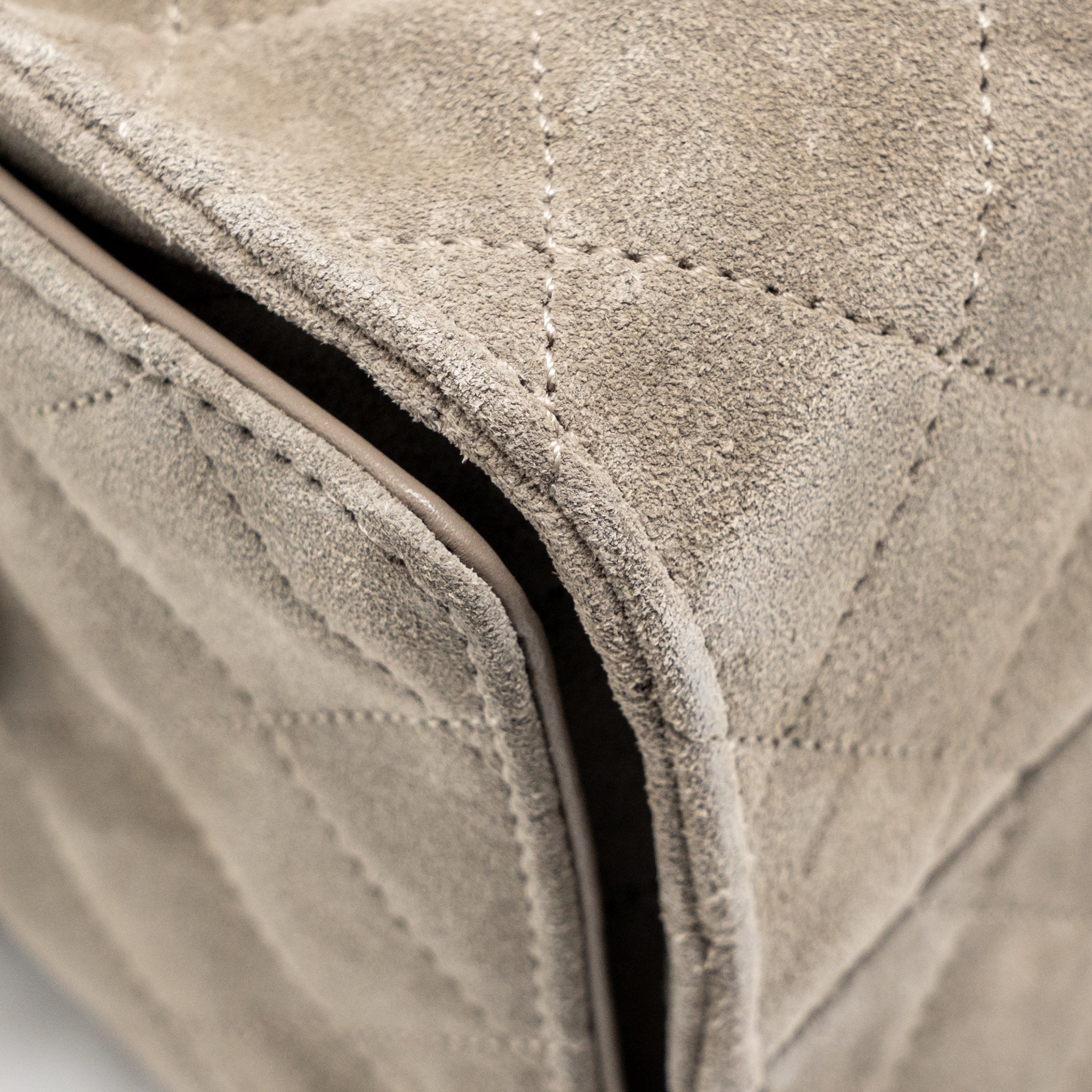 CHANEL SMALL 25 BAG SUEDE GREY GHW (MICROCHIP) - Image 8
