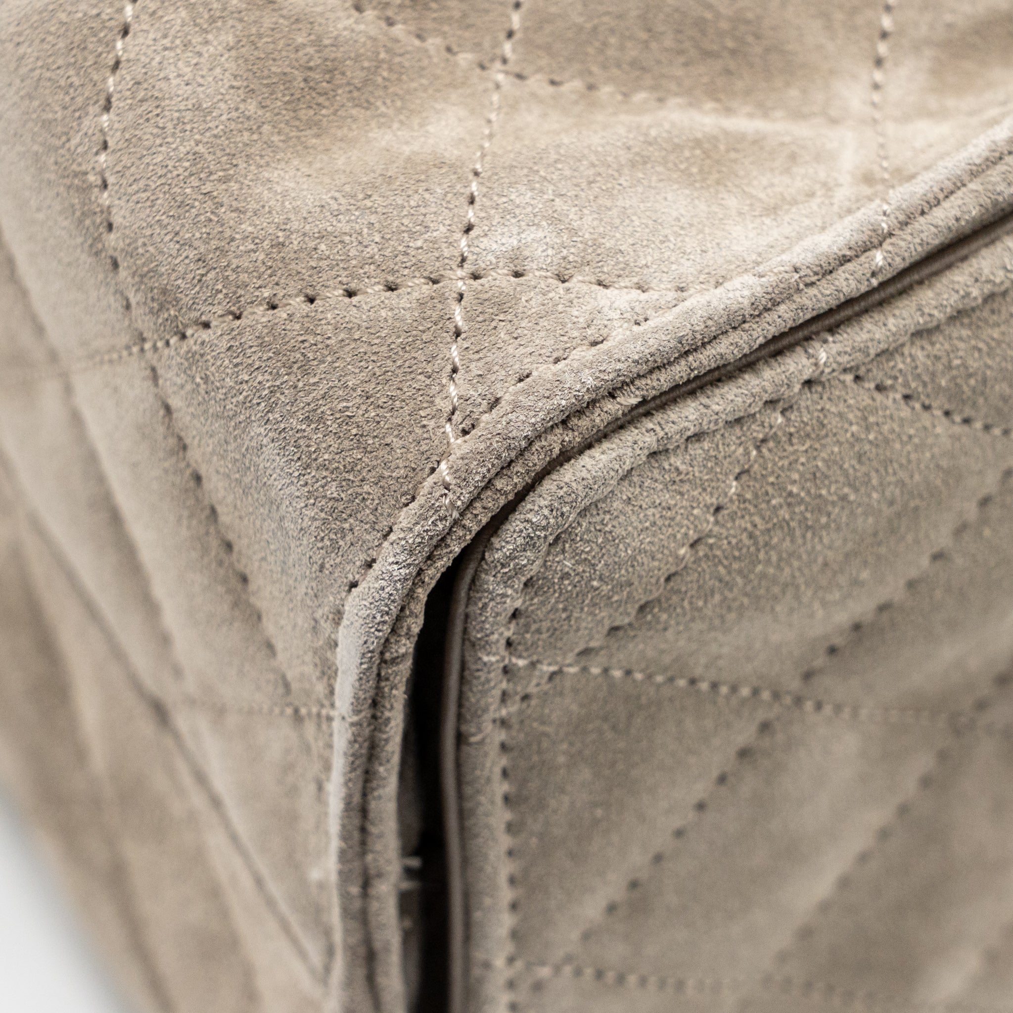 CHANEL SMALL 25 BAG SUEDE GREY GHW (MICROCHIP) - Image 11