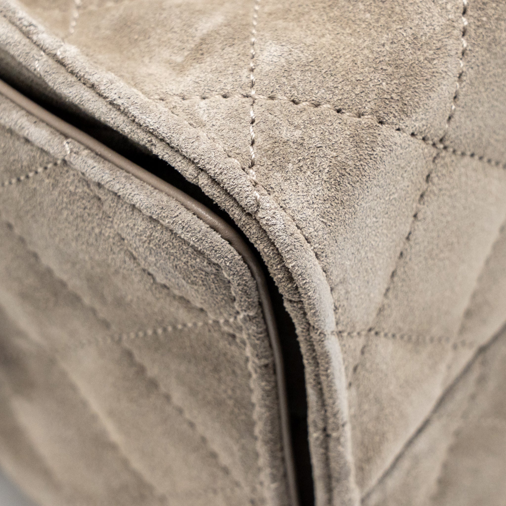 CHANEL SMALL 25 BAG SUEDE GREY GHW (MICROCHIP) - Image 10