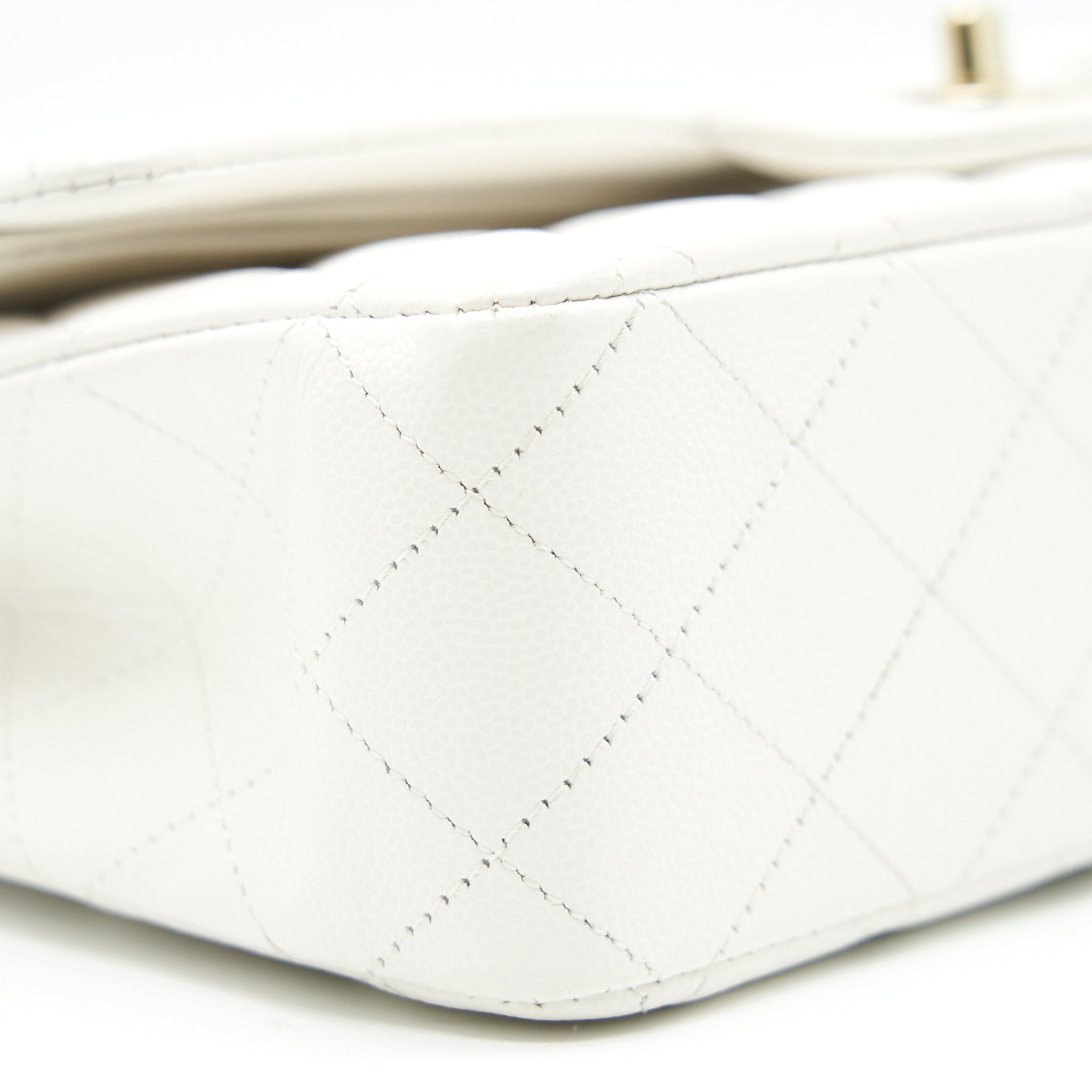 CHANEL MEDIUM CLASSIC DOUBLE FLAP BAG CAVIAR WHITE WITH LGHW - Image 6