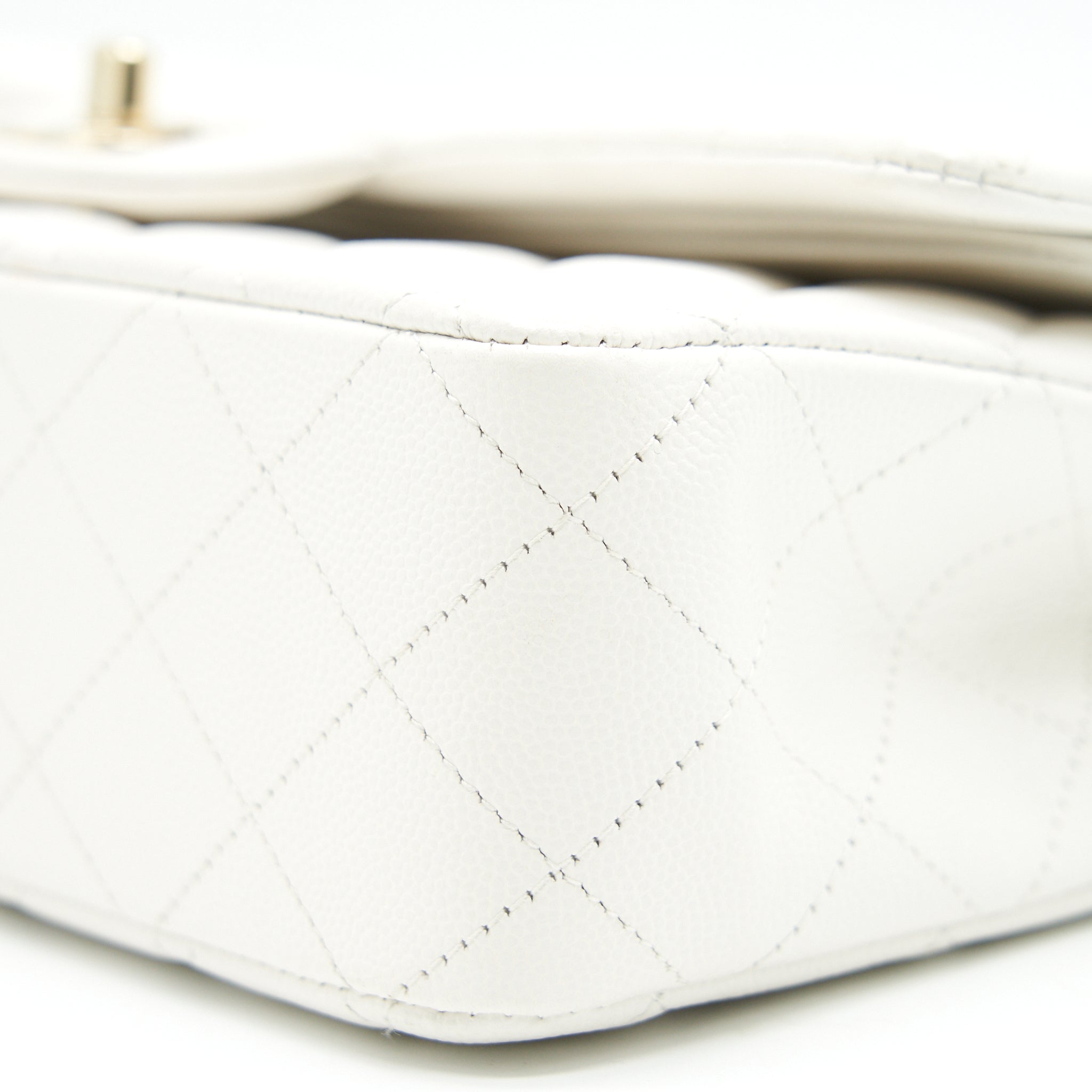 CHANEL MEDIUM CLASSIC DOUBLE FLAP BAG CAVIAR WHITE WITH LGHW - Image 7