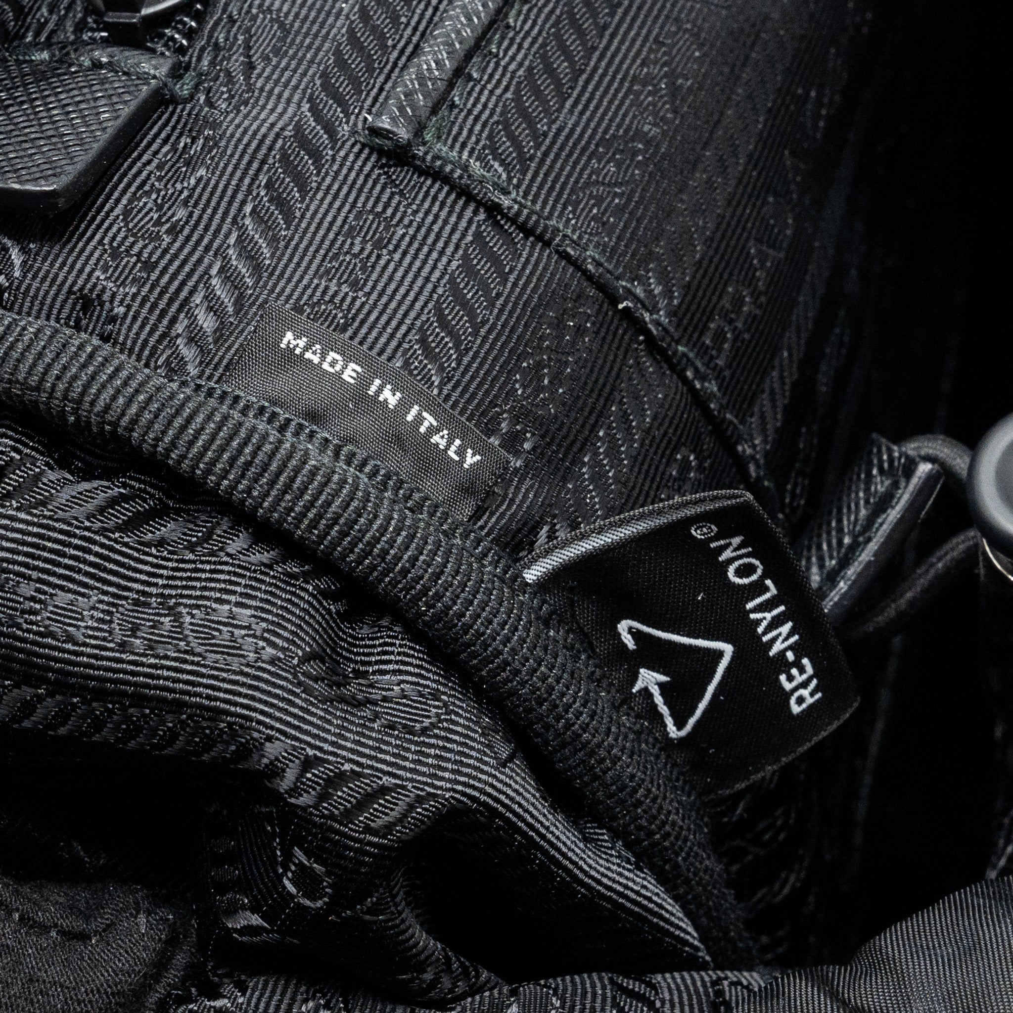 PRADA BACKPACK RE-NYLON/SAFFIANO BLACK SHW - Image 18