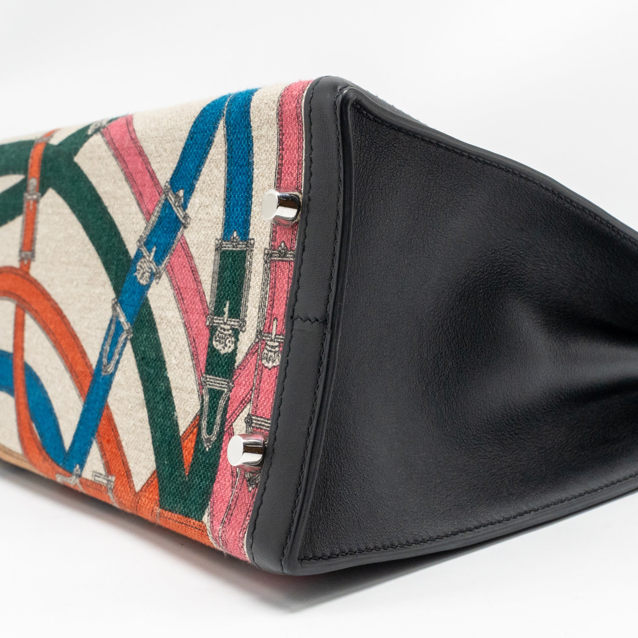HERMES KELLY 32 LIMITED EDITION TOILE DE WASHED CANVAS / SWIFT LEATHER BLACK / CAVALCADOUR PRINT SHW - Image 9