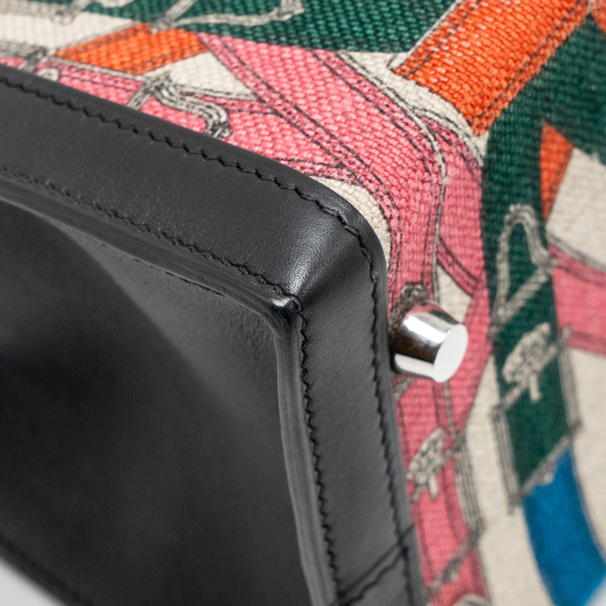 HERMES KELLY 32 LIMITED EDITION TOILE DE WASHED CANVAS / SWIFT LEATHER BLACK / CAVALCADOUR PRINT SHW - Image 12