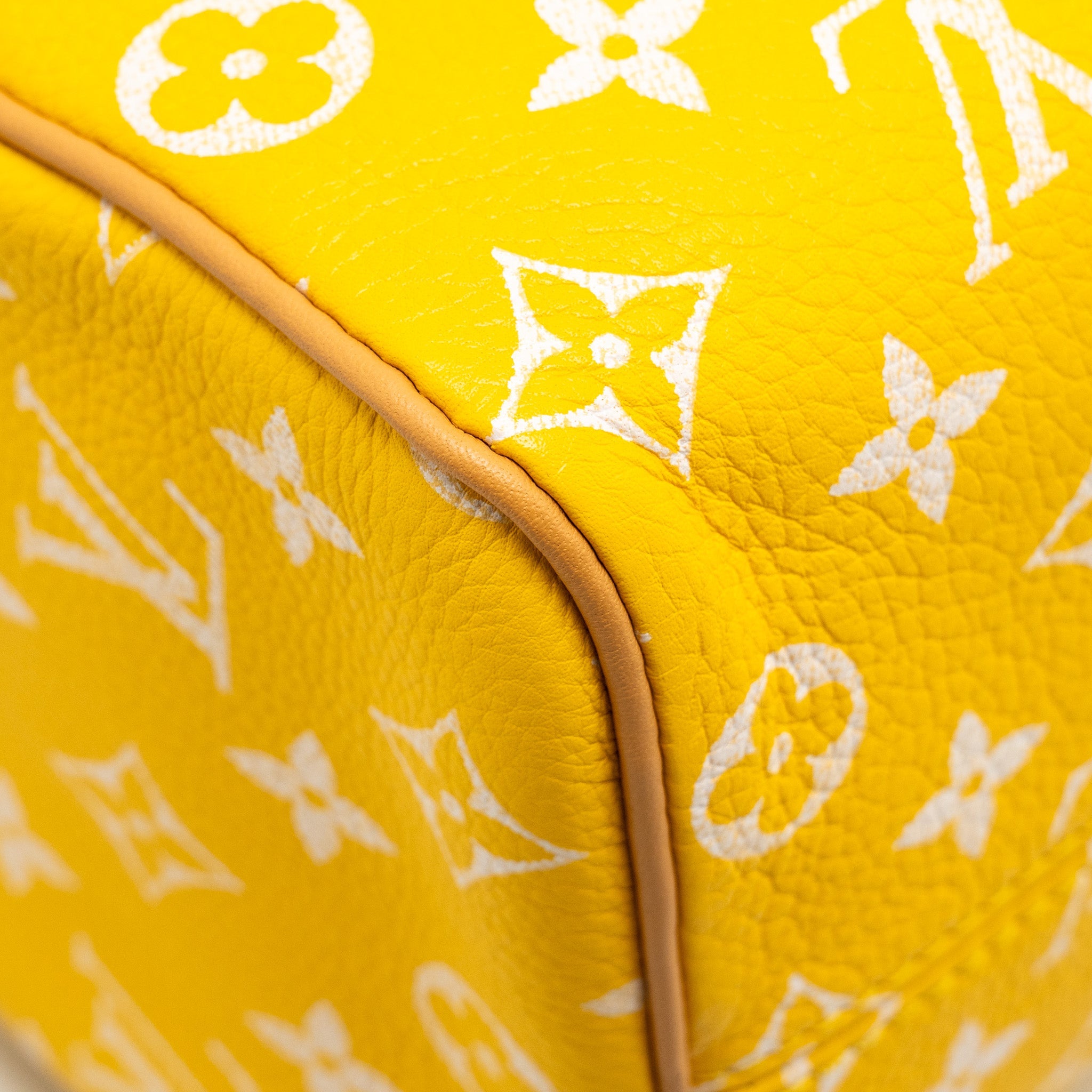 LOUIS VUITTON SPEEDY P9 BANDOULIÈRE 25 MONOGRAM SOFT CALFSKIN JAUNE MAT GHW - Image 9