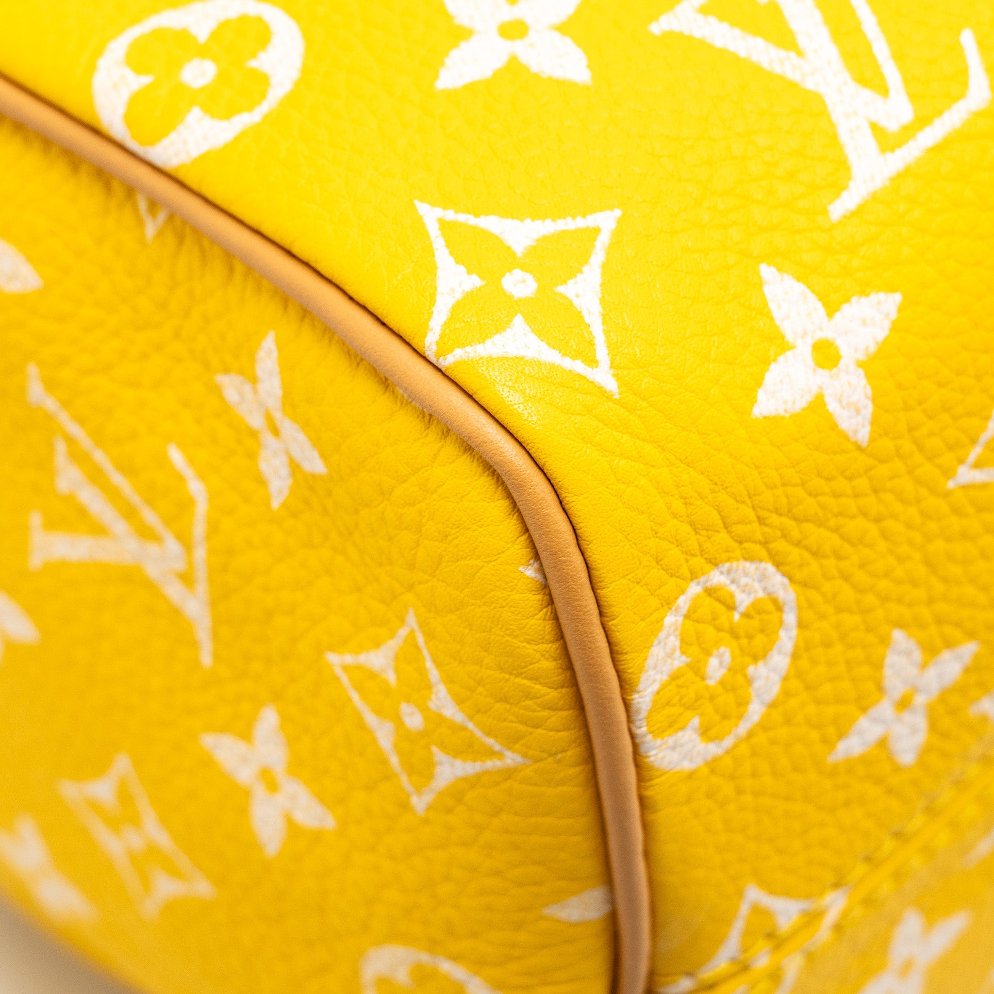 LOUIS VUITTON SPEEDY P9 BANDOULIÈRE 25 MONOGRAM SOFT CALFSKIN JAUNE MAT GHW - Image 11