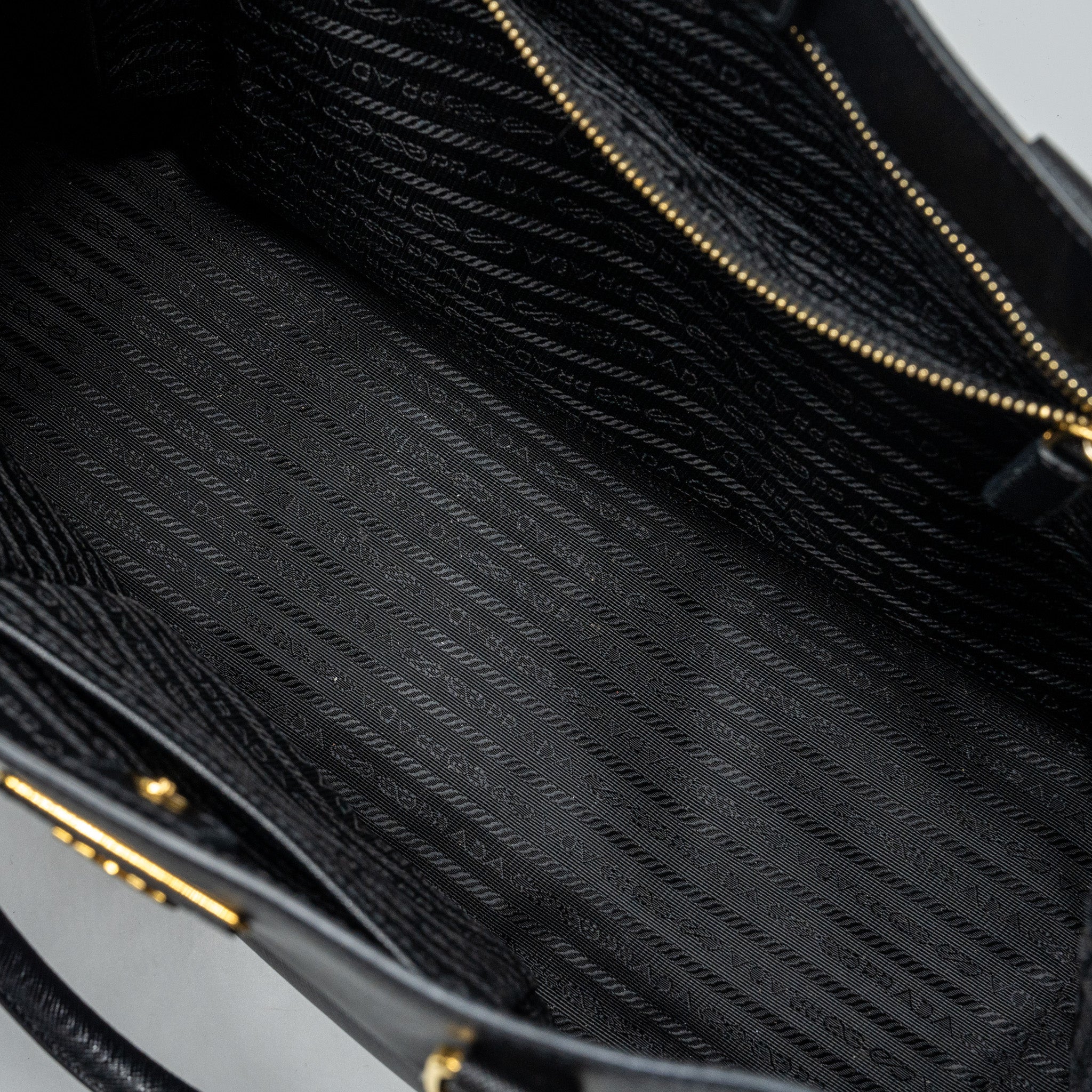 PRADA LARGE TOTE BAG SAFFIANO CALFSKIN BLACK GHW - Image 10