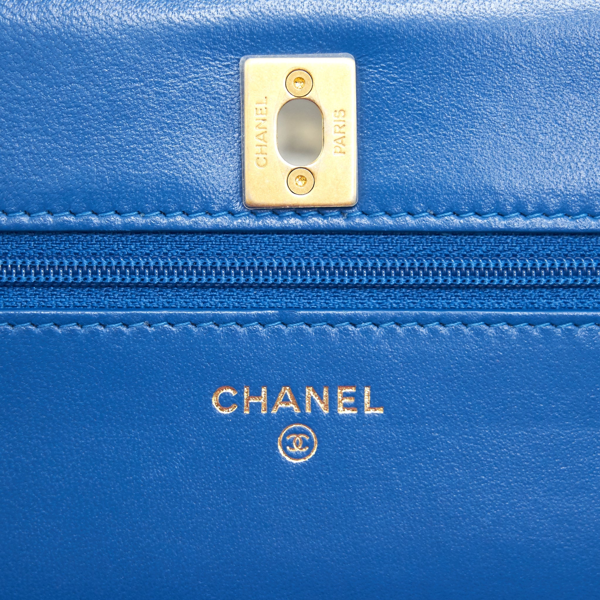 CHANEL LAMBSKIN QUILTED CC PEARL CRUSH WALLET ON CHAIN BLUE WITH GHW - Image 11