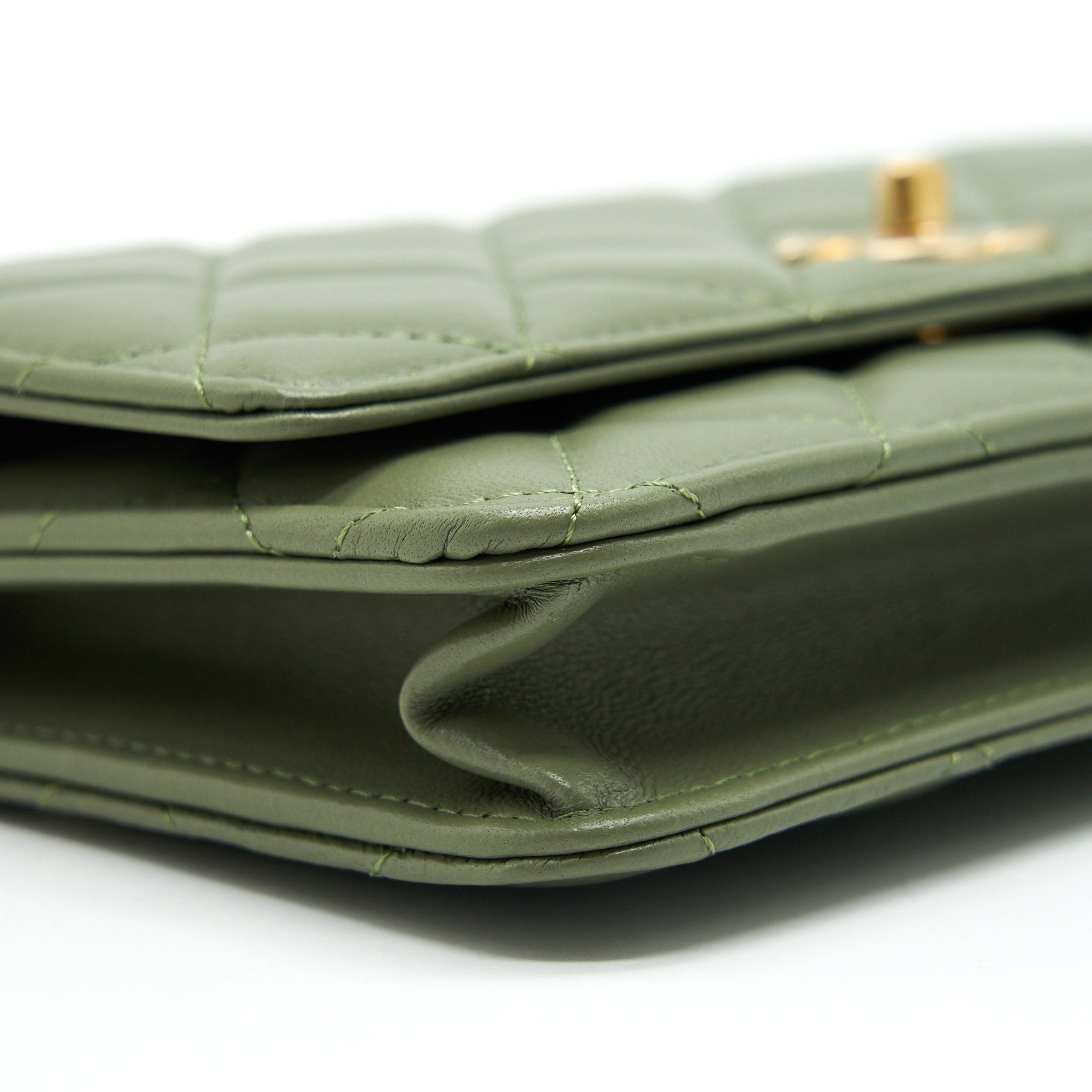 CHANEL 21B GREEN GHW PEARL CRUSH WALLET ON CHAIN - Image 7
