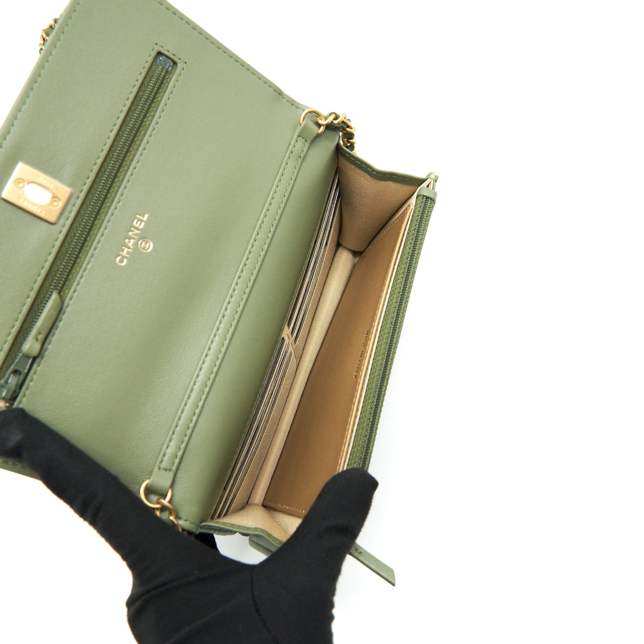 CHANEL 21B GREEN GHW PEARL CRUSH WALLET ON CHAIN - Image 6
