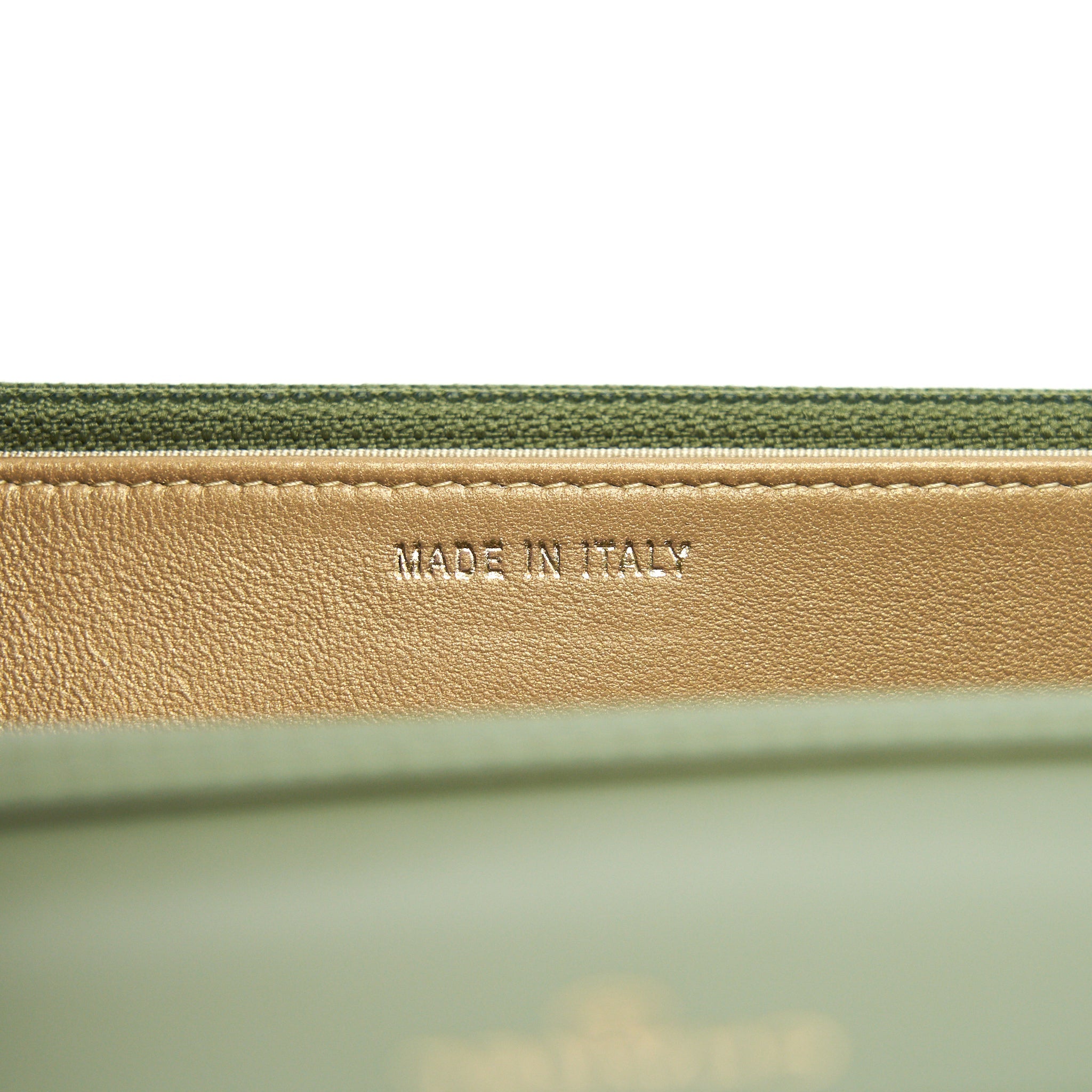 CHANEL 21B GREEN GHW PEARL CRUSH WALLET ON CHAIN - Image 11
