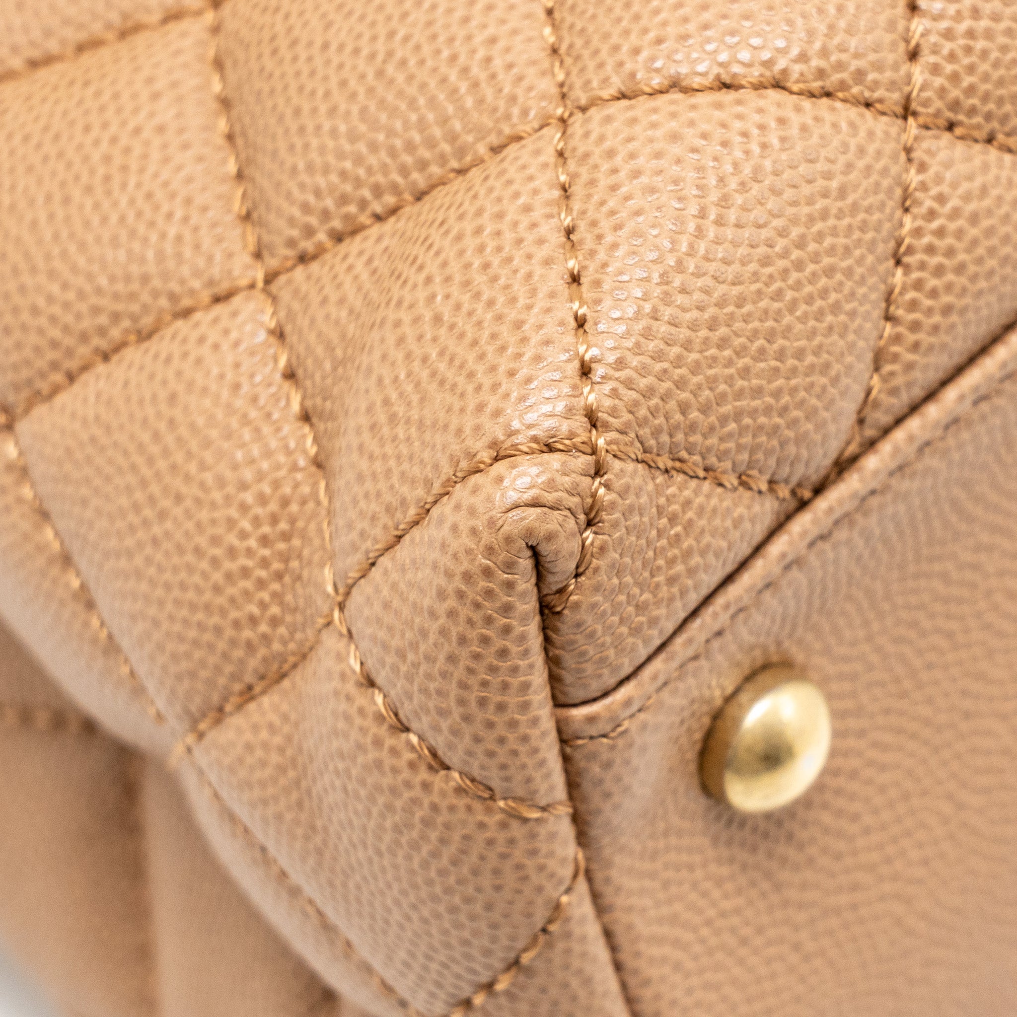 CHANEL LARGE COCO HANDLE WITH LIZARD HANDLE CAVIAR BEIGE GHW - Image 8