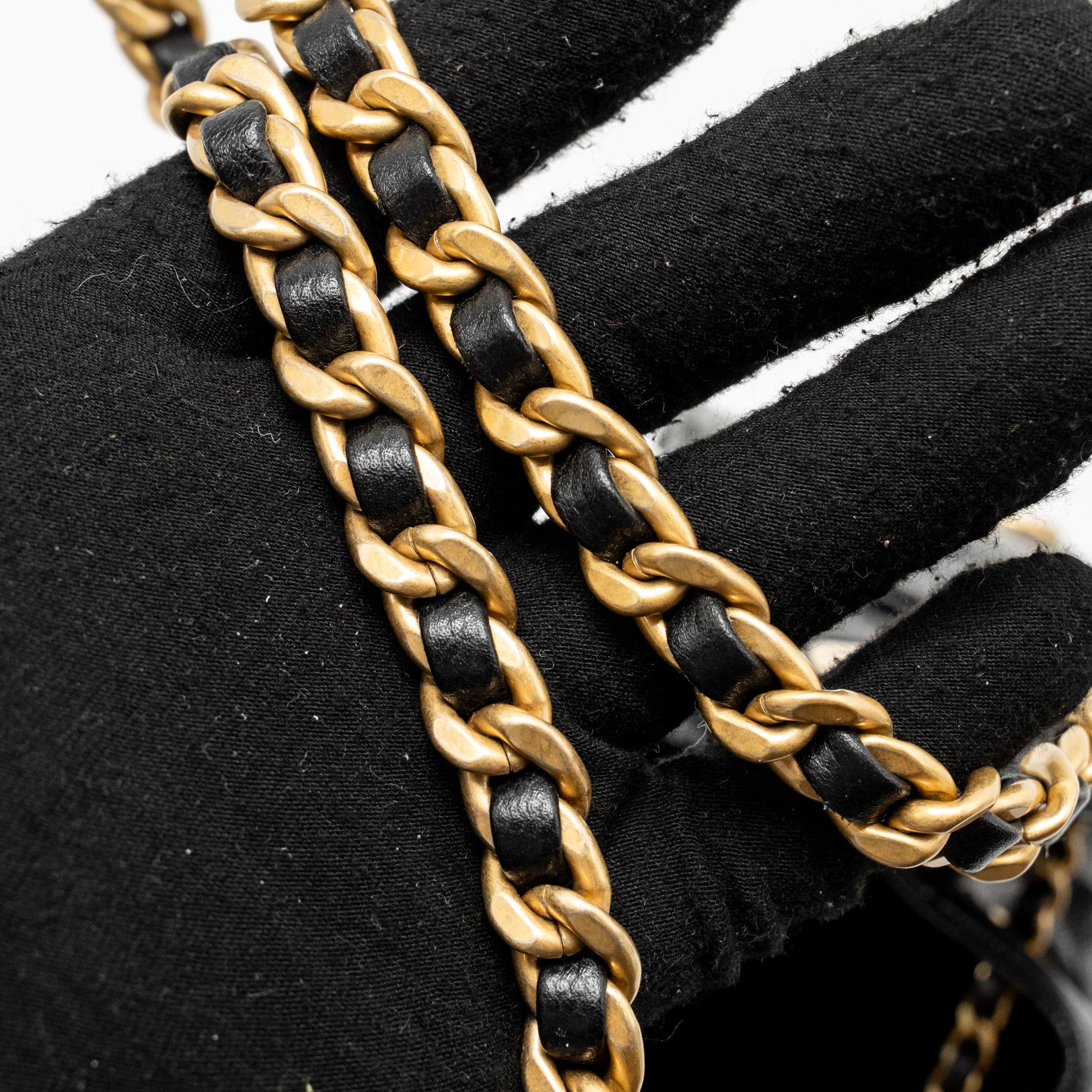 CHANEL MINI 25 BAG CAVIAR BLACK GHW (MICROCHIP) - Image 17