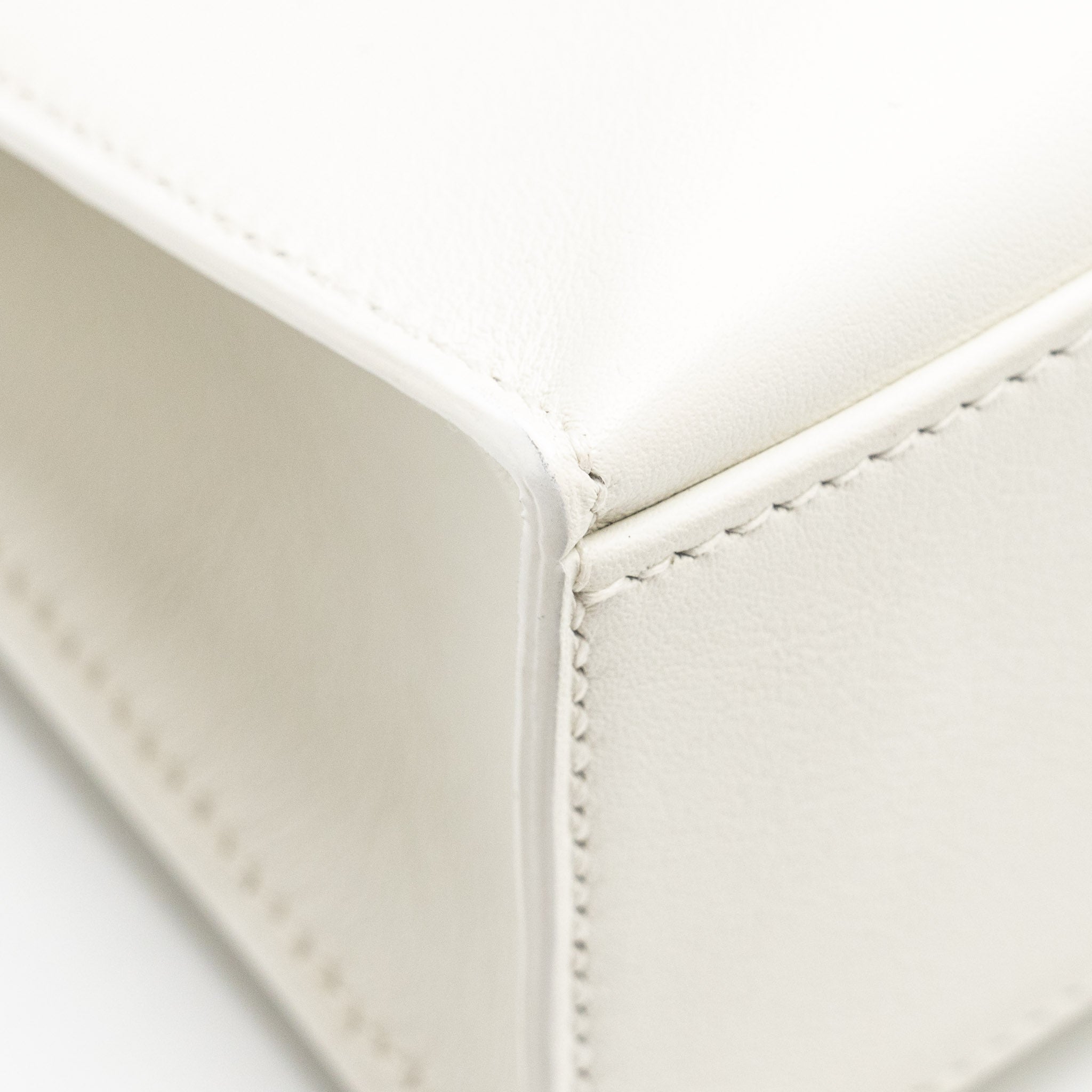 HERMES KELLY POCHETTE SWIFT 01 BLANC GHW - Image 9