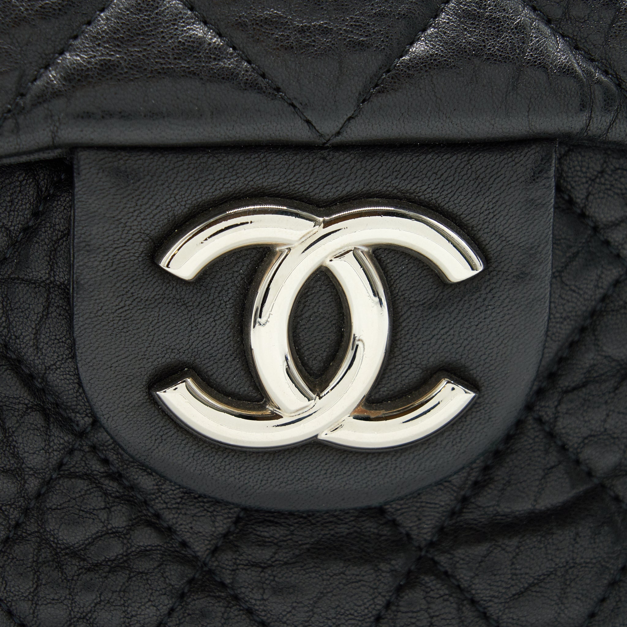 CHANEL QUILTED LEATHER WITH CHAIN SHOULDER BAG XL BLACK SHW - Image 8