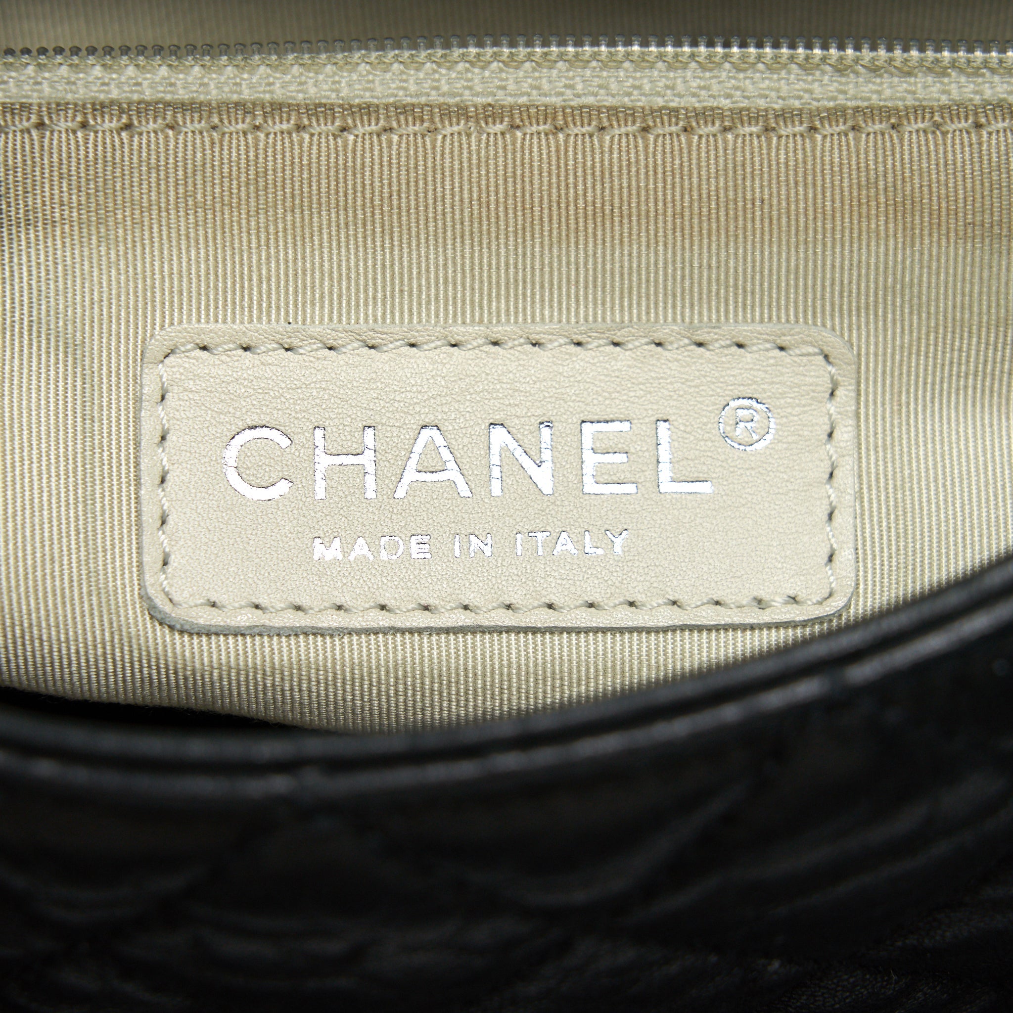 CHANEL QUILTED LEATHER WITH CHAIN SHOULDER BAG XL BLACK SHW - Image 9