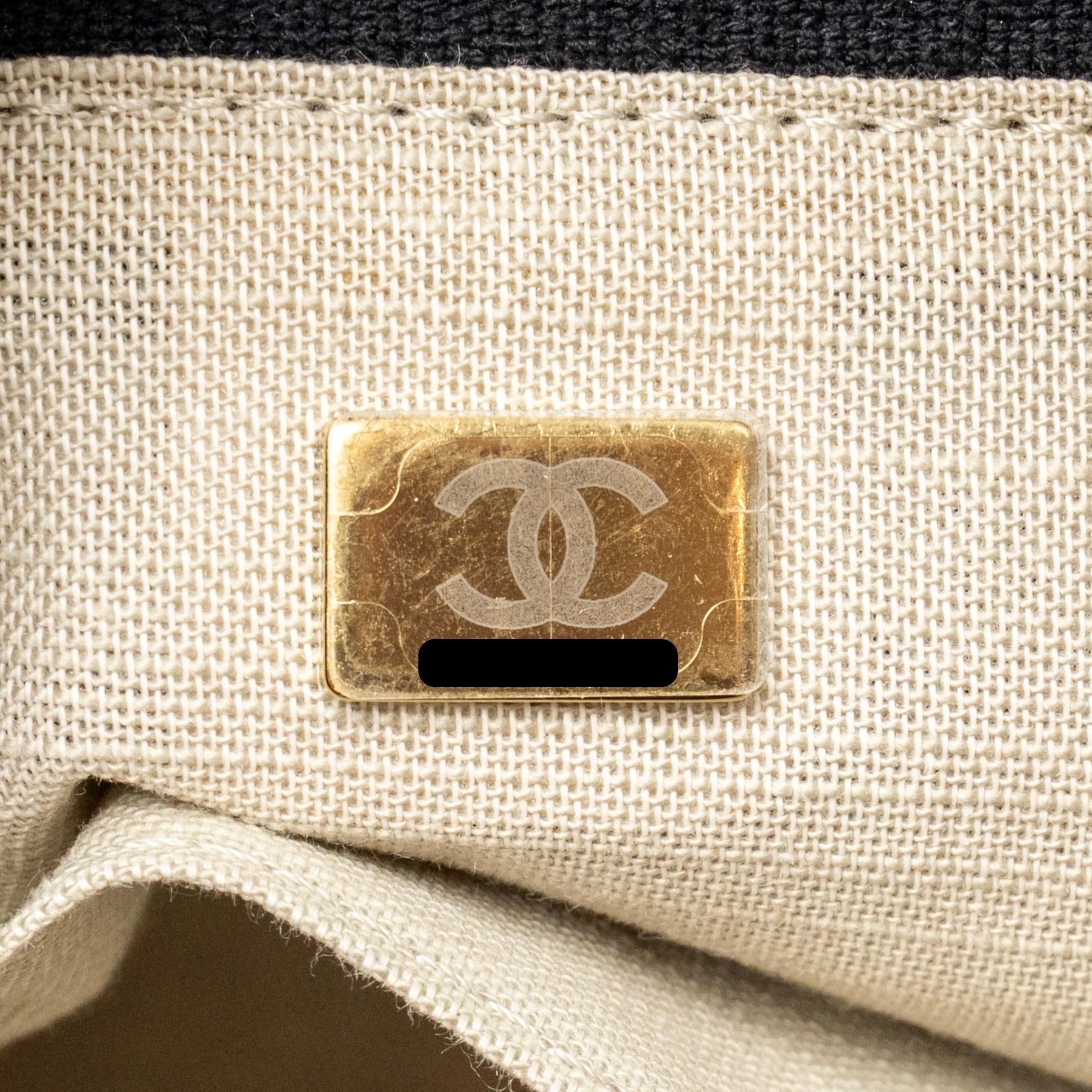 CHANEL DEAUVILLE TOTE BAG CANVAS/CALFSKIN BLACK LGHW (MICROCHIP) - Image 17