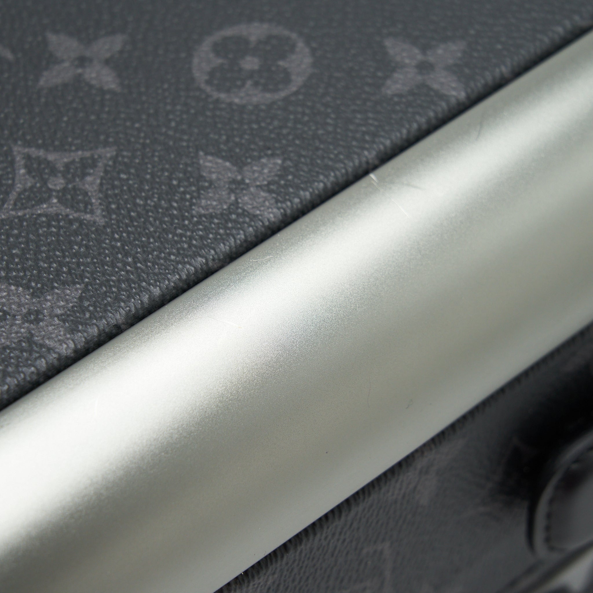 LOUIS VUITTON HORIZON 55 MONOGRAM ECLIPSE - Image 6