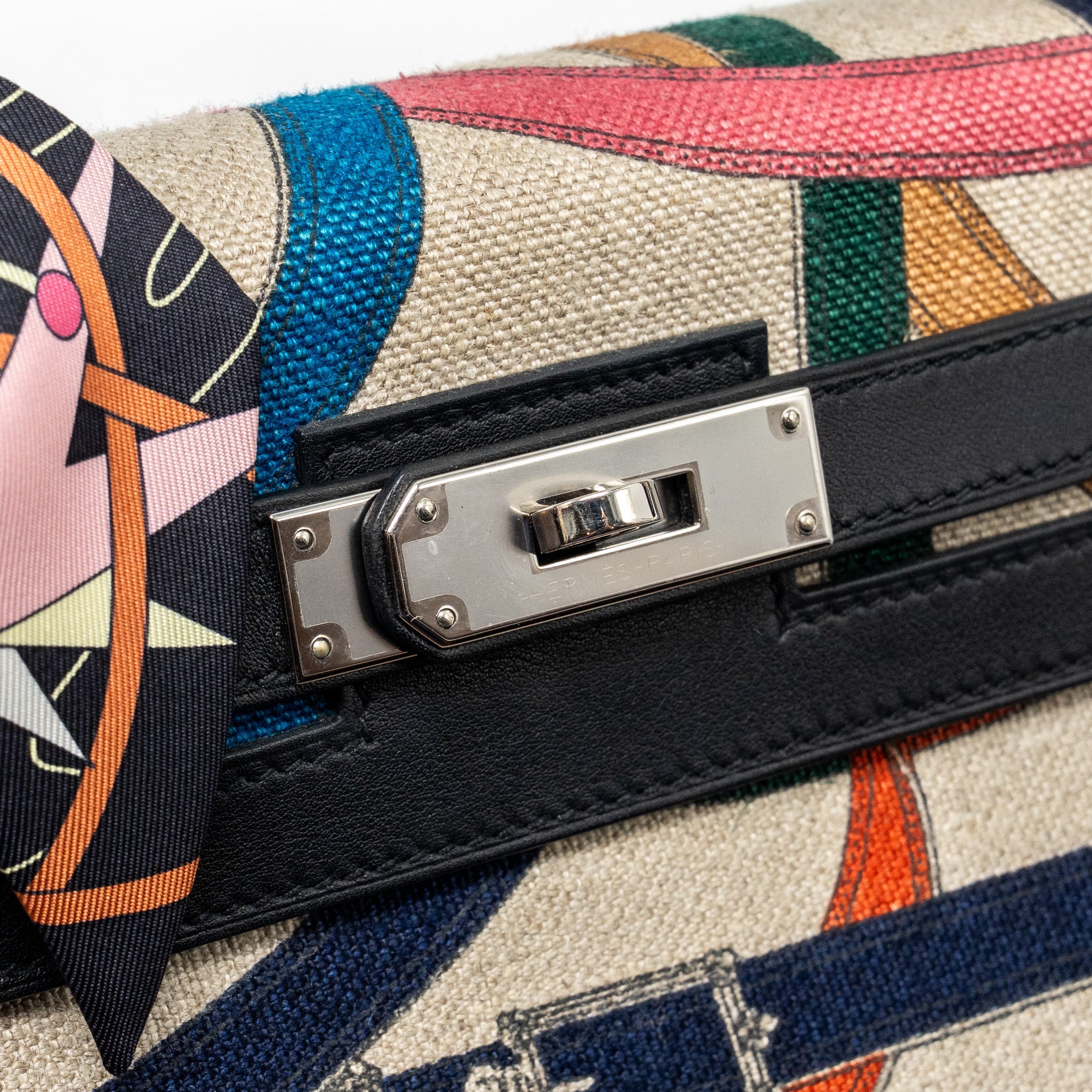 HERMES KELLY 32 LIMITED EDITION TOILE DE WASHED CANVAS / SWIFT LEATHER BLACK / CAVALCADOUR PRINT SHW - Image 15