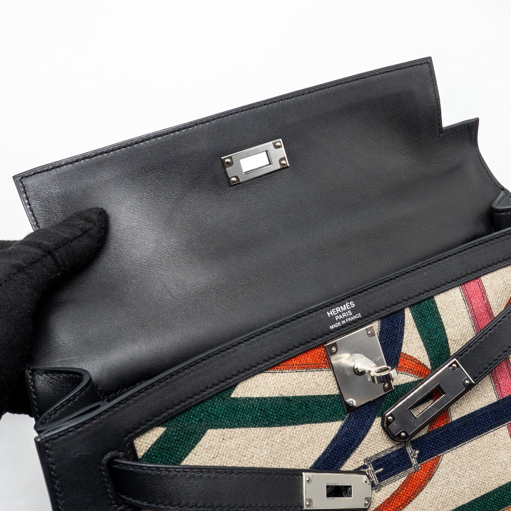 HERMES KELLY 32 LIMITED EDITION TOILE DE WASHED CANVAS / SWIFT LEATHER BLACK / CAVALCADOUR PRINT SHW - Image 16
