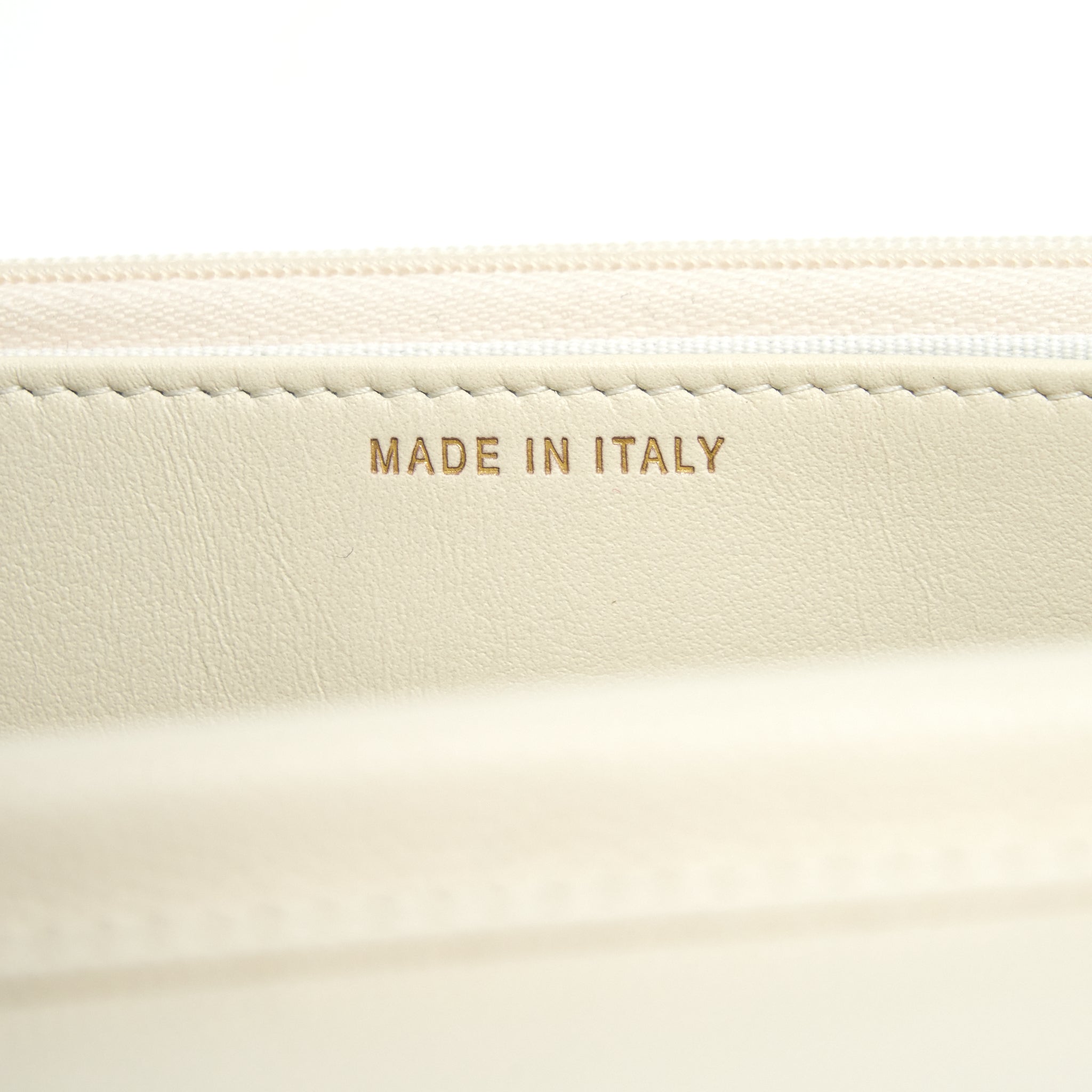 CHANEL CLASSIC WALLET ON CHAIN CAVIAR WHITE LGHW (MICROCHIP) - Image 9