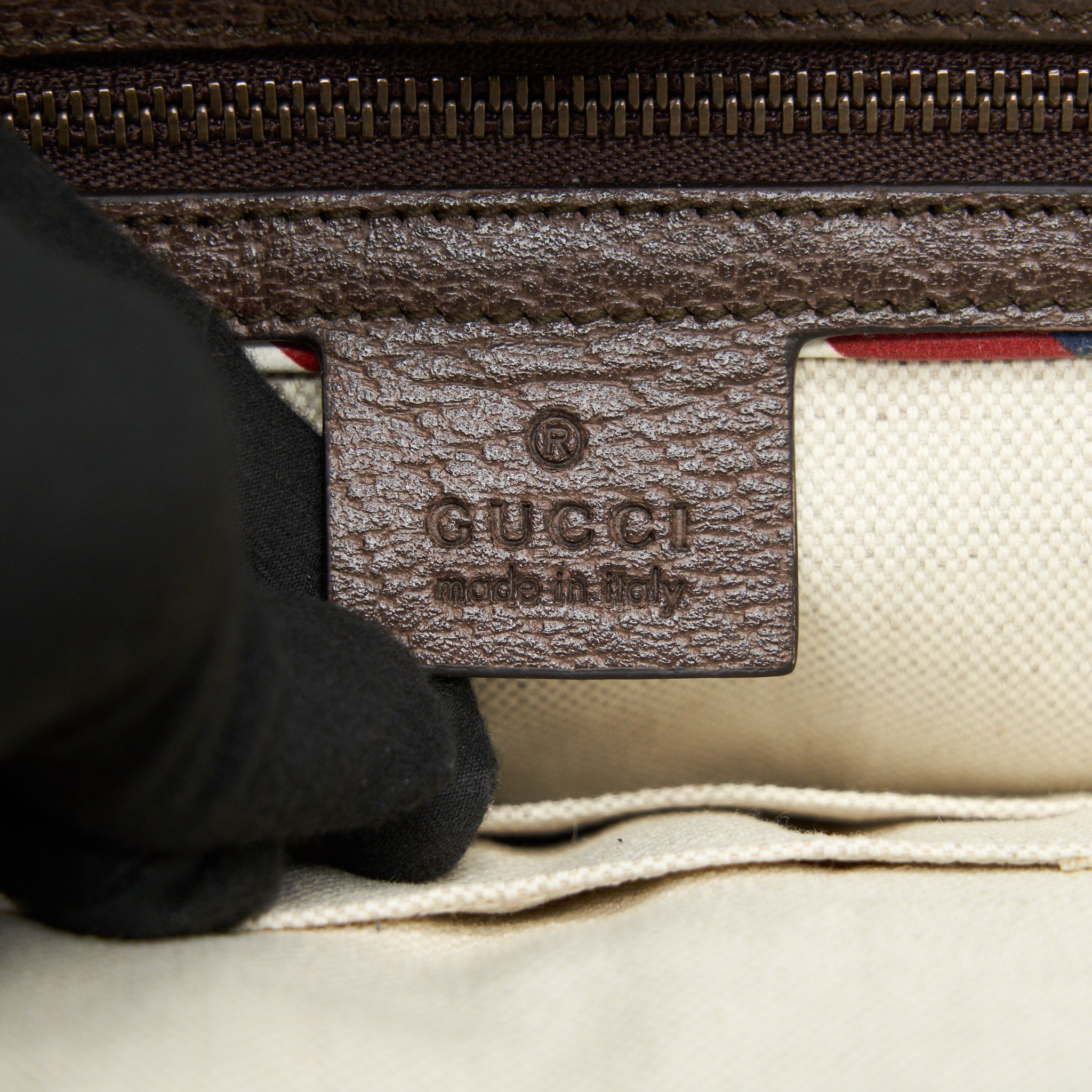 GUCCI SUPREME CANVAS TOTE BAG WITH STICKER - Image 10