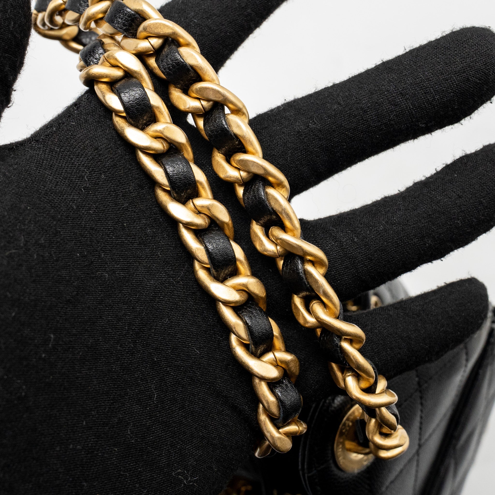 CHANEL SMALL 25 BAG CAVIAR BLACK GHW (MICROCHIP) - Image 16