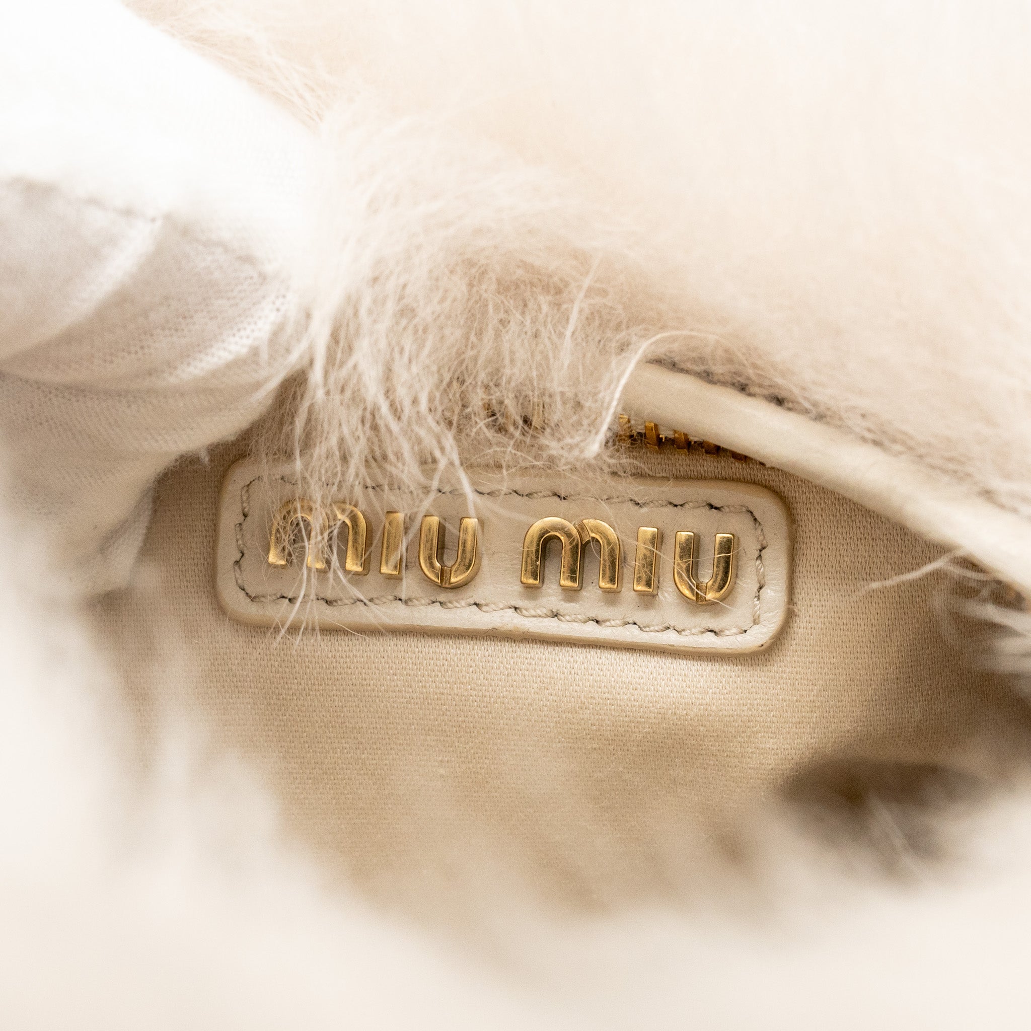 MIU MIU WANDER BAG SHEARLING LIGHT GREY GHW - Image 10
