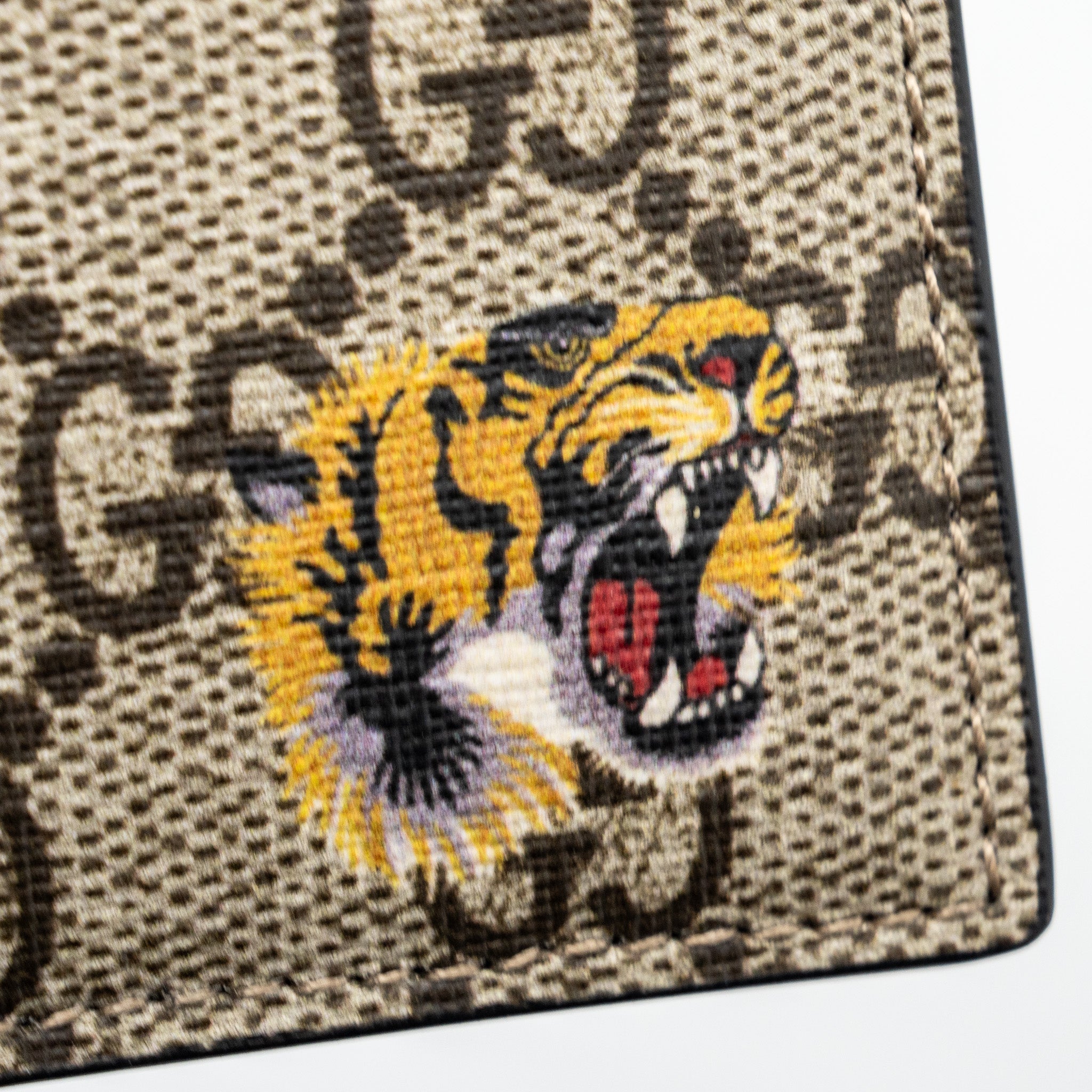 GUCCI TIGER PRINT GG SUPREME CARD HOLDER - Image 7