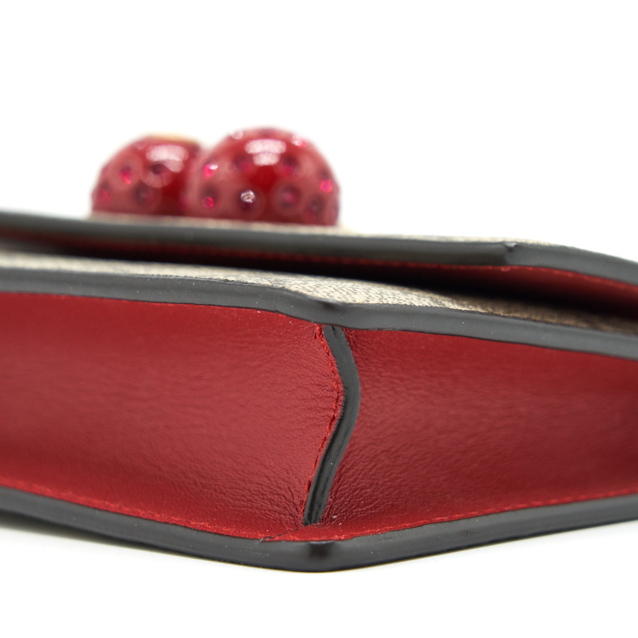 GUCCI CHERRIES WALLET ON CHAIN - Image 11