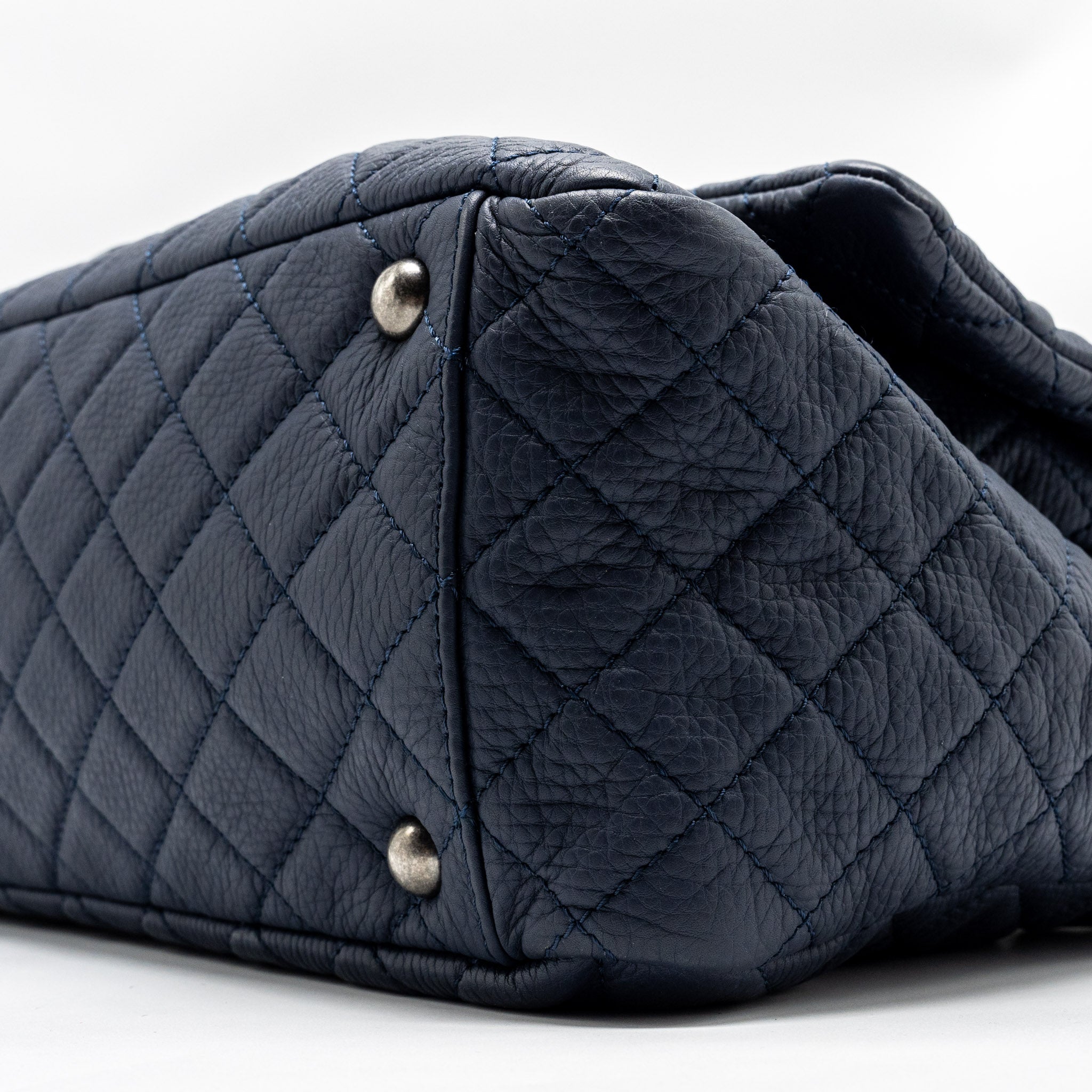 CHANEL XXL AIRLINE CLASSIC FLAP BAG GRAINED CALFSKIN DARK BLUE RUTHENIUM HARDWARE - Image 7