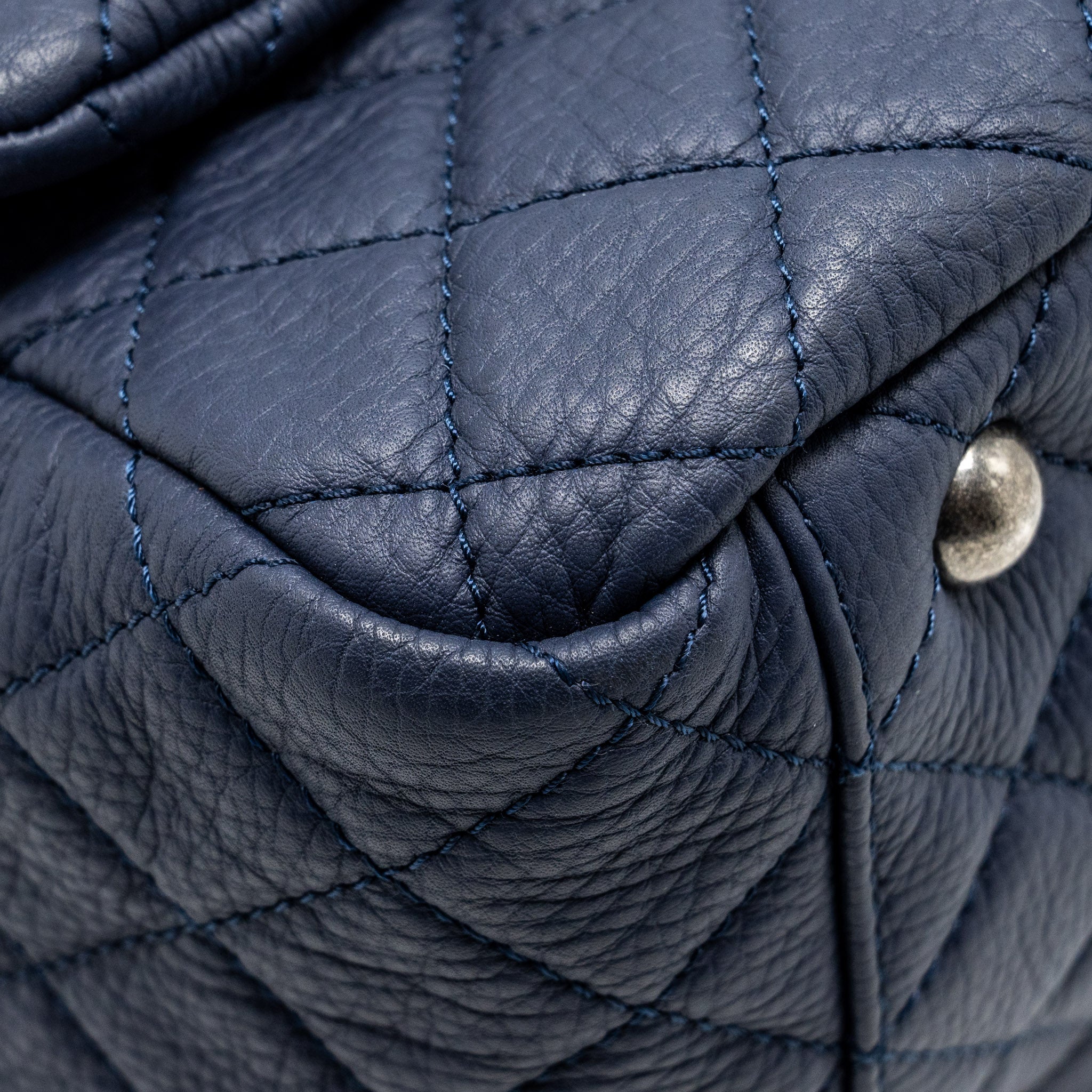 CHANEL XXL AIRLINE CLASSIC FLAP BAG GRAINED CALFSKIN DARK BLUE RUTHENIUM HARDWARE - Image 8