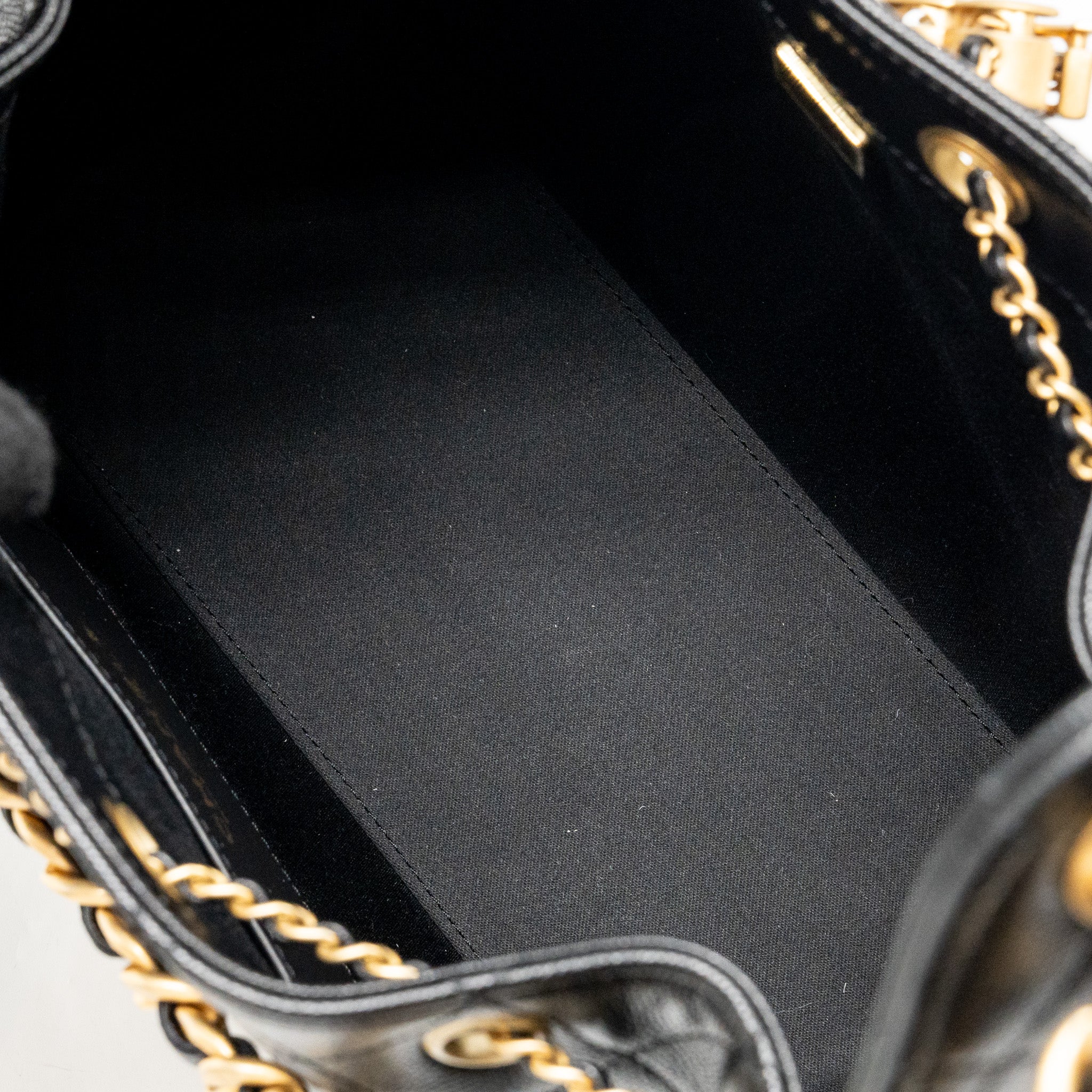 CHANEL 25 SMALL HANDBAG GRAINED CALFSKIN BLACK GHW (MICROCHIP) - Image 14