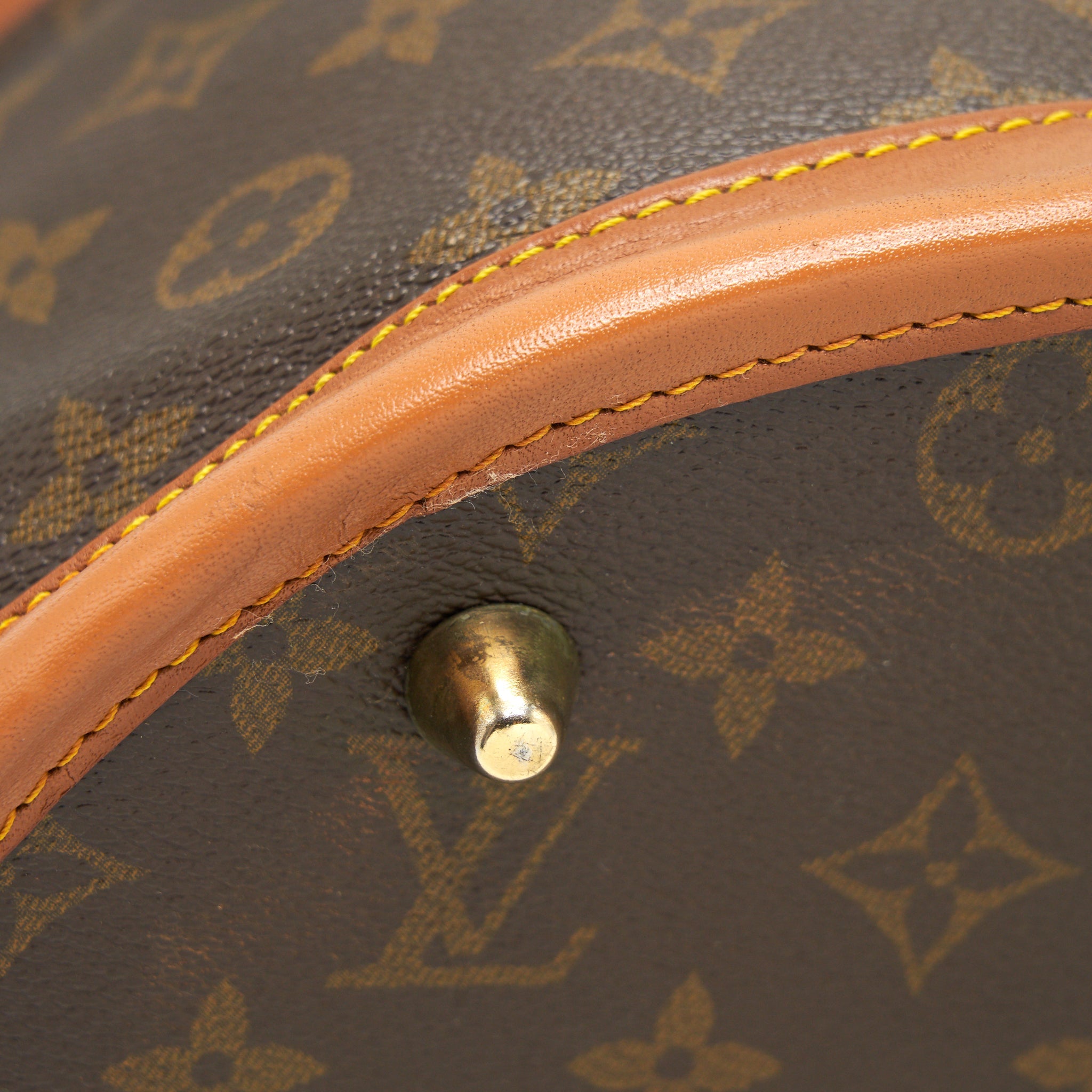 LOUIS VUITTON VINTAGE LIMITED BUCKET BAG WITH MINI POUCH - Image 6