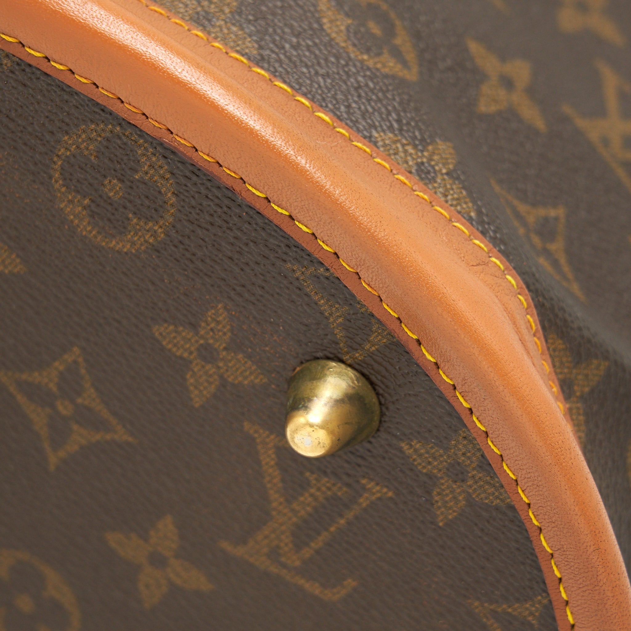 LOUIS VUITTON VINTAGE LIMITED BUCKET BAG WITH MINI POUCH - Image 7