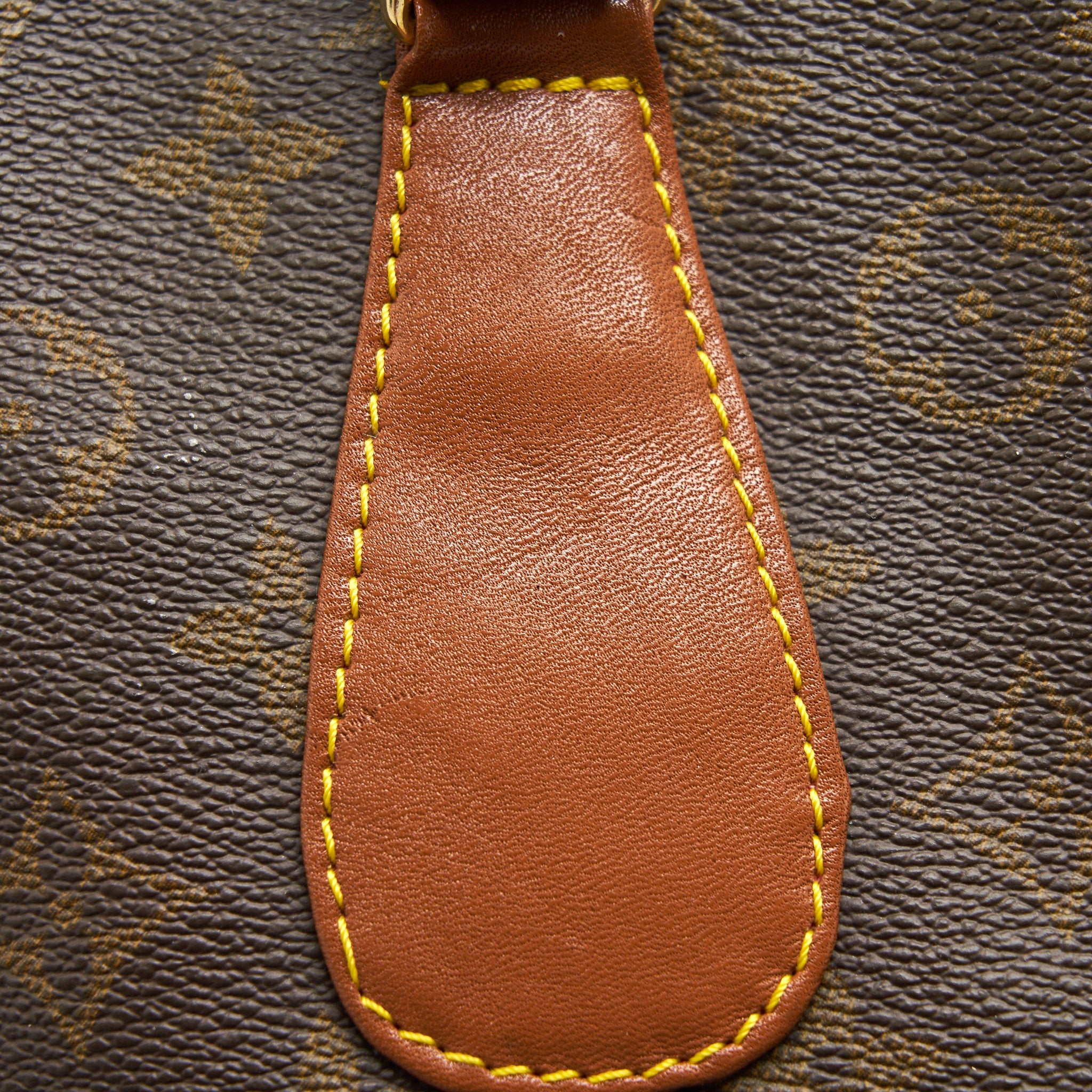 LOUIS VUITTON VINTAGE LIMITED BUCKET BAG WITH MINI POUCH - Image 11
