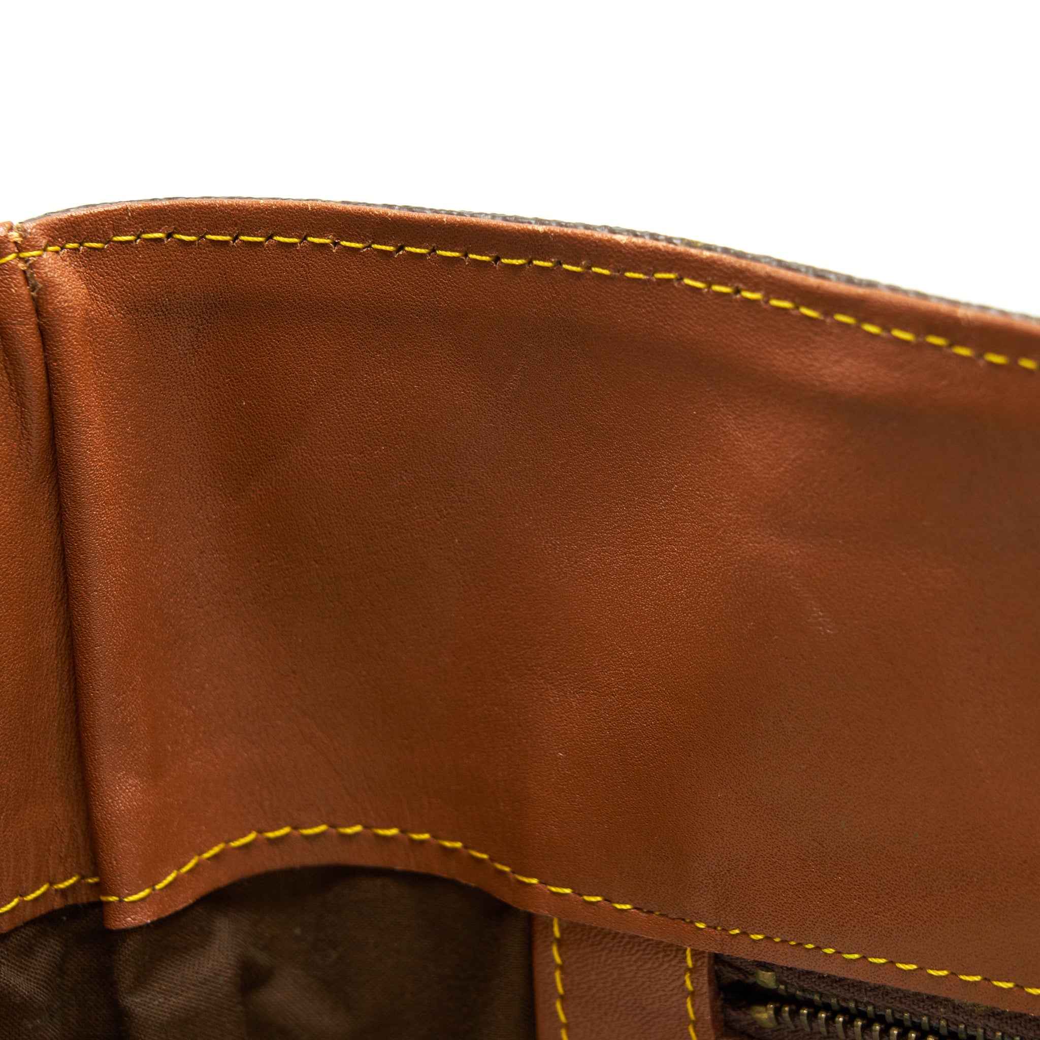 LOUIS VUITTON VINTAGE LIMITED BUCKET BAG WITH MINI POUCH - Image 12