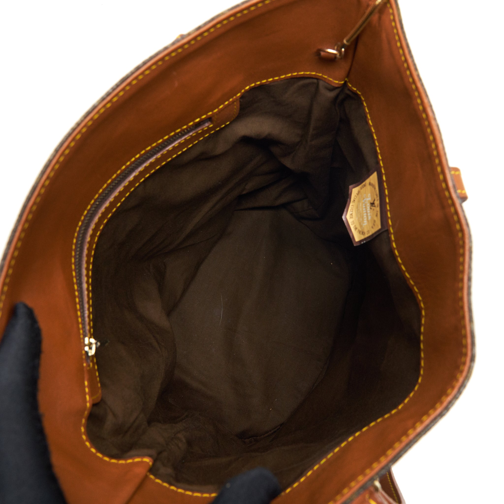 LOUIS VUITTON VINTAGE LIMITED BUCKET BAG WITH MINI POUCH - Image 15