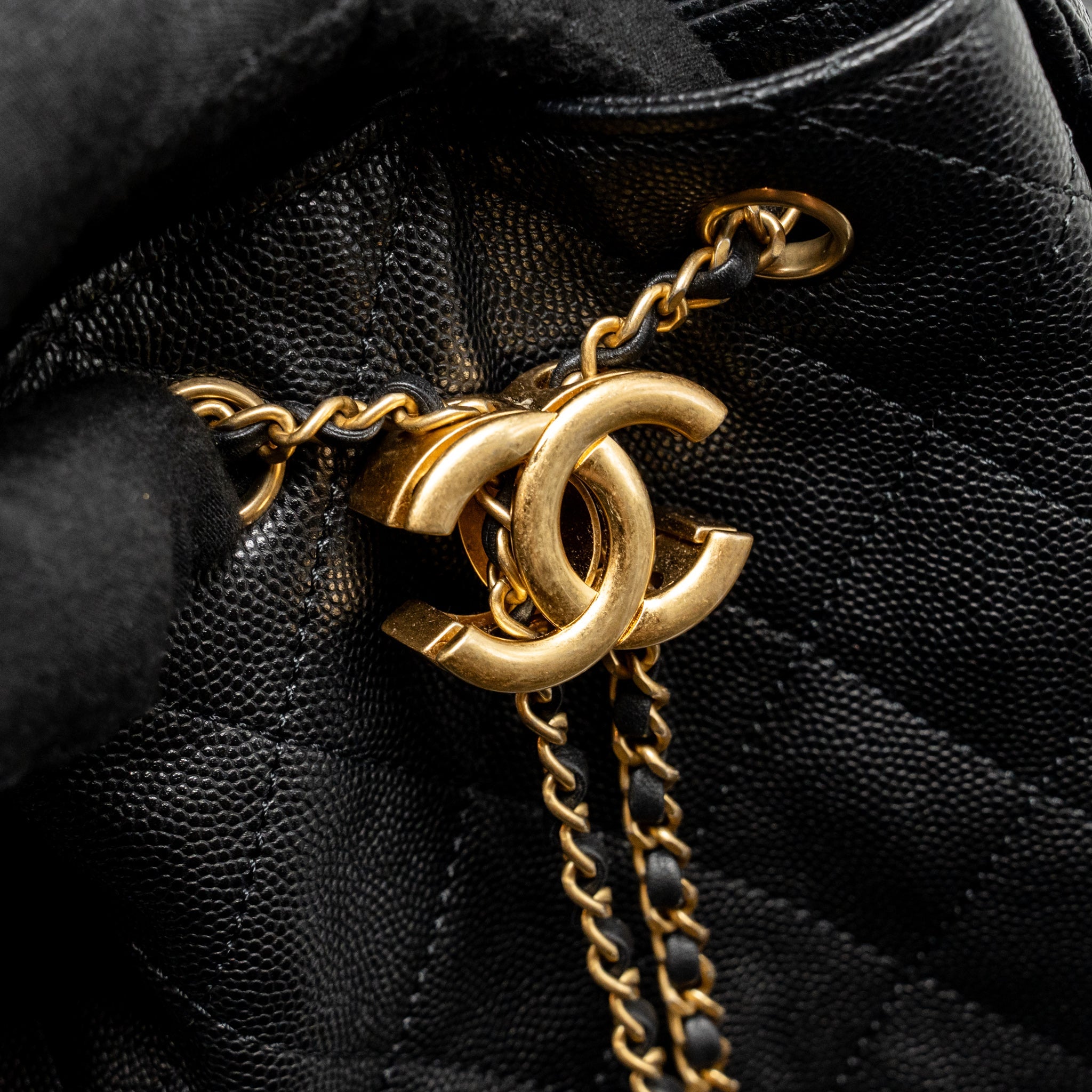 CHANEL 25 MEDIUM CAVIAR BLACK GHW (MICROCHIP) - Image 13