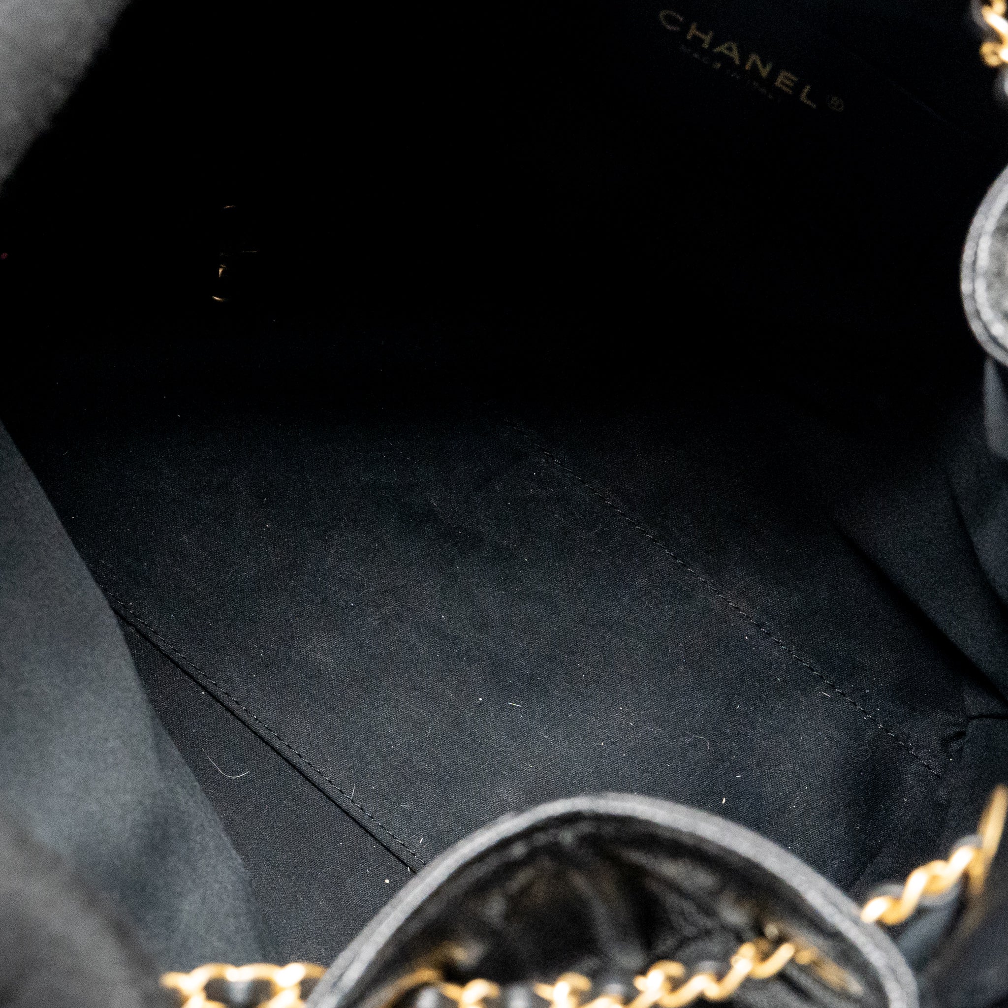 CHANEL 25 MEDIUM CAVIAR BLACK GHW (MICROCHIP) - Image 14