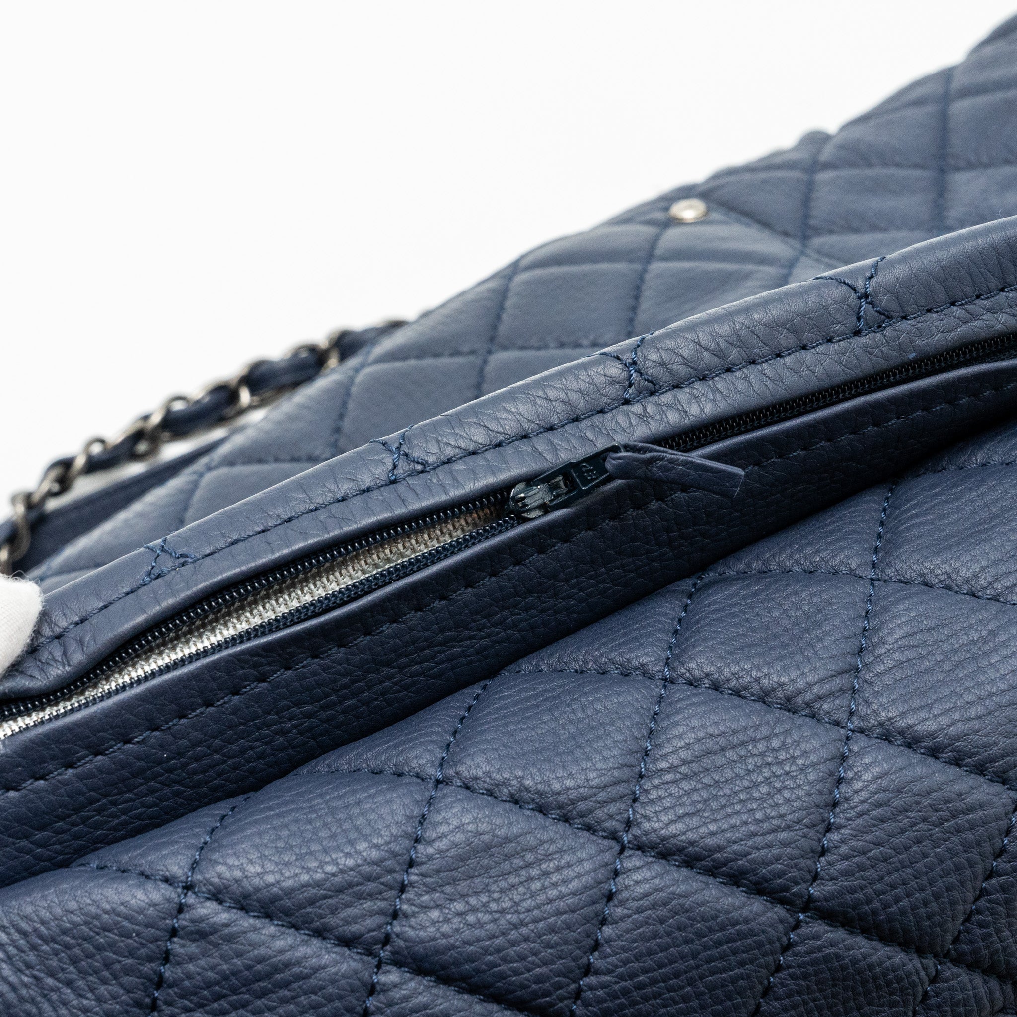 CHANEL XXL AIRLINE CLASSIC FLAP BAG GRAINED CALFSKIN DARK BLUE RUTHENIUM HARDWARE - Image 13