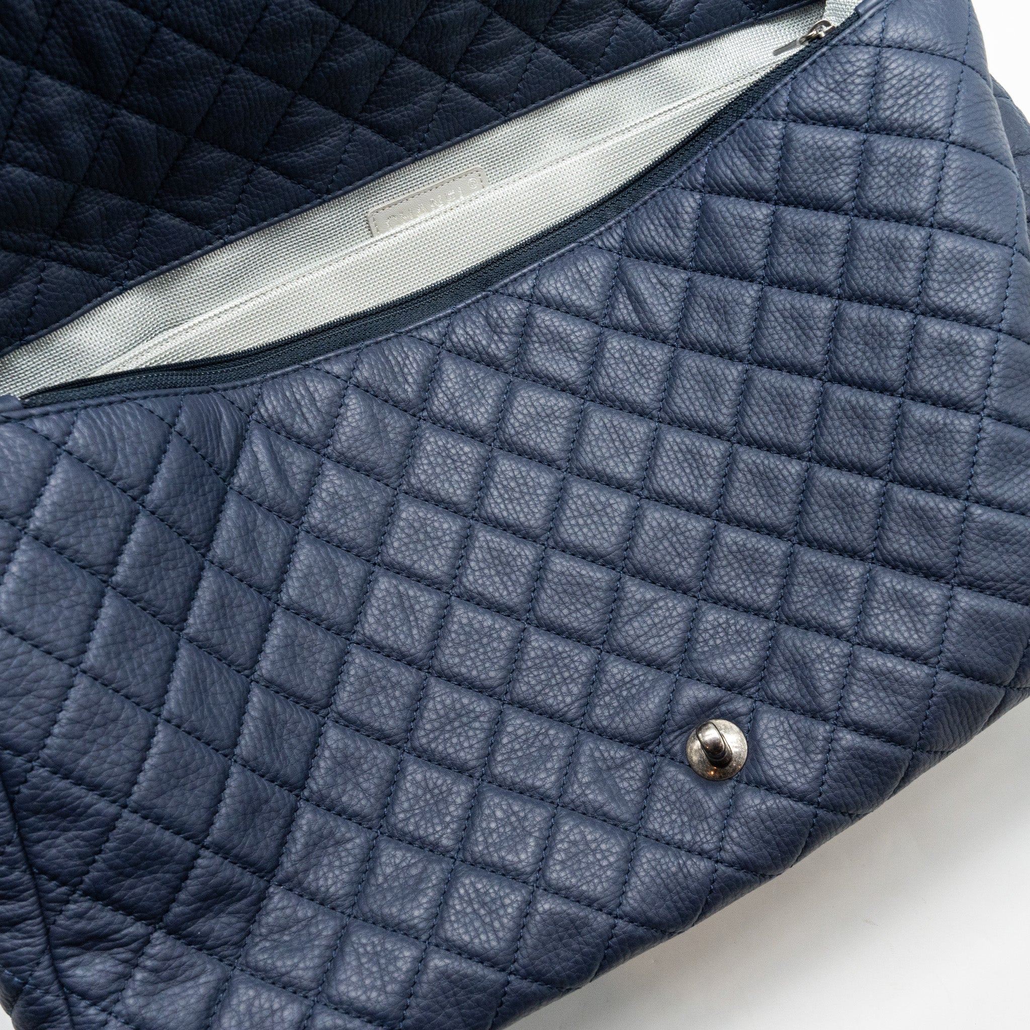 CHANEL XXL AIRLINE CLASSIC FLAP BAG GRAINED CALFSKIN DARK BLUE RUTHENIUM HARDWARE - Image 14