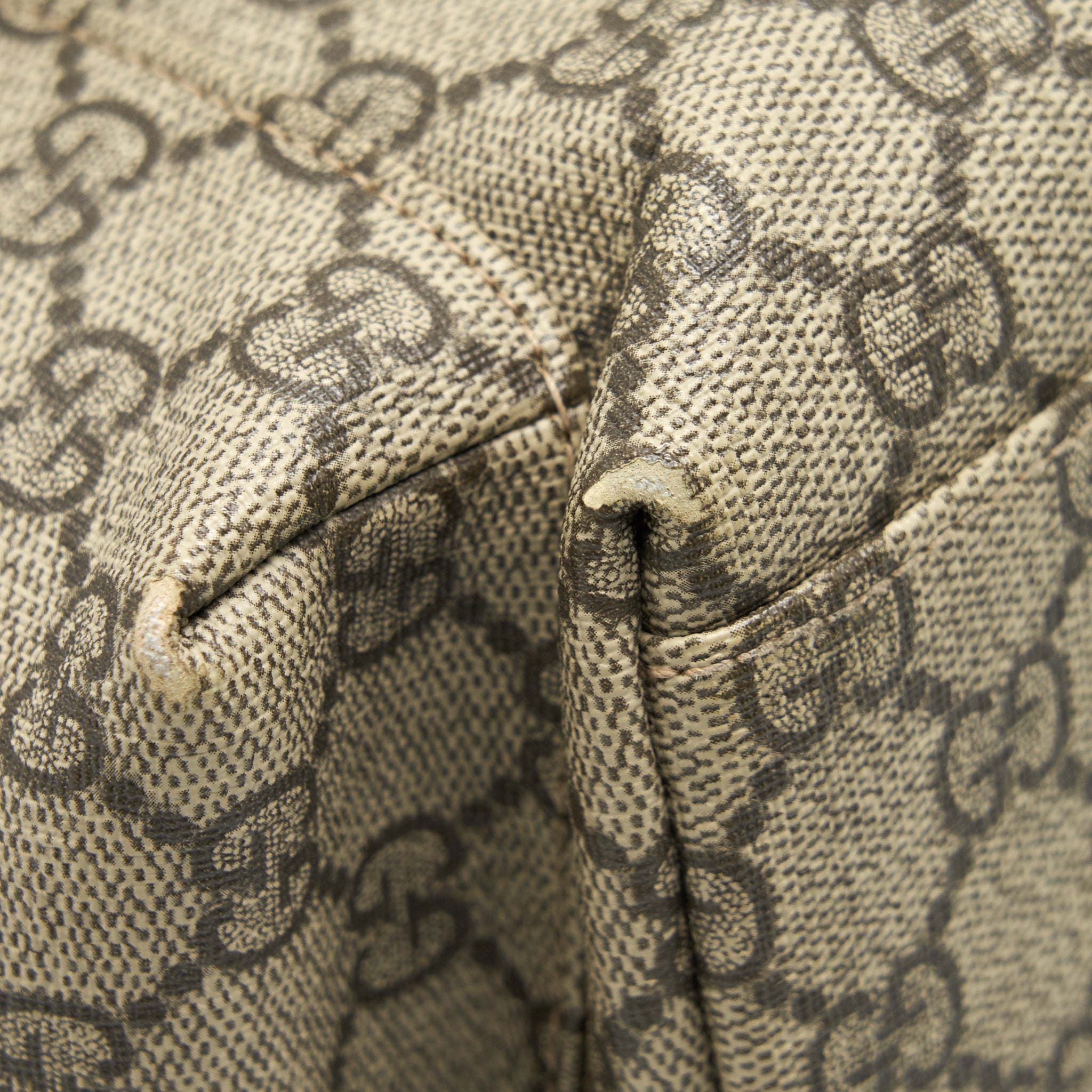 GUCCI GG SUPREME CANVAS DIAPER BAG - Image 8